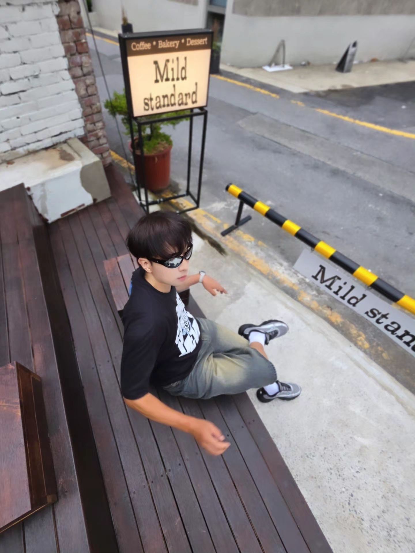 Supreme x GOODENOUGH Device T-Shirt Black - 25SS, Samsung Galaxy Watch8 Classic 46mm LTE White (Korean Ver.) 착용 스타일 - 2