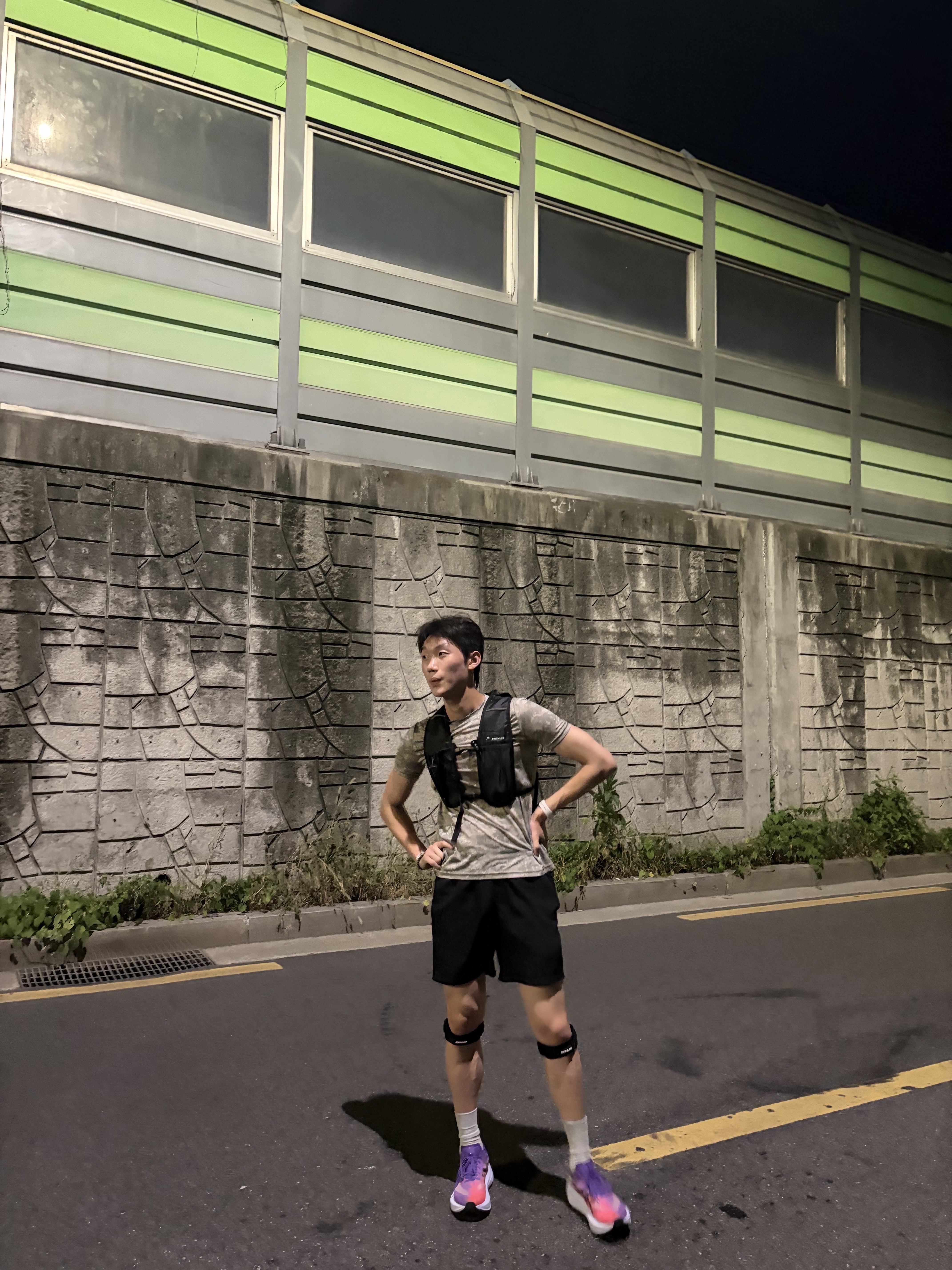 Asics Megablast Edo Purple Black 착용 스타일