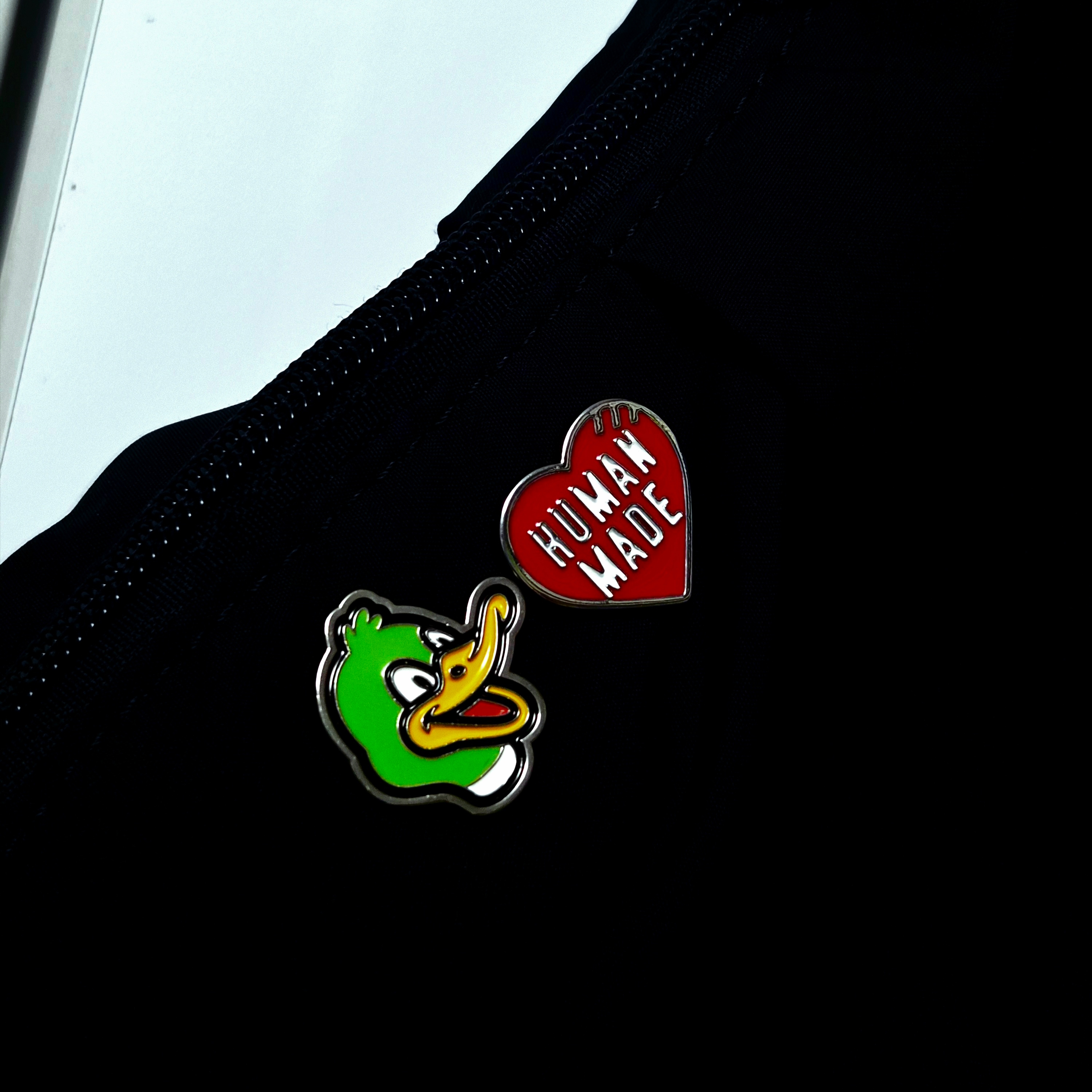 Human Made Pins Set Red 착용 스타일