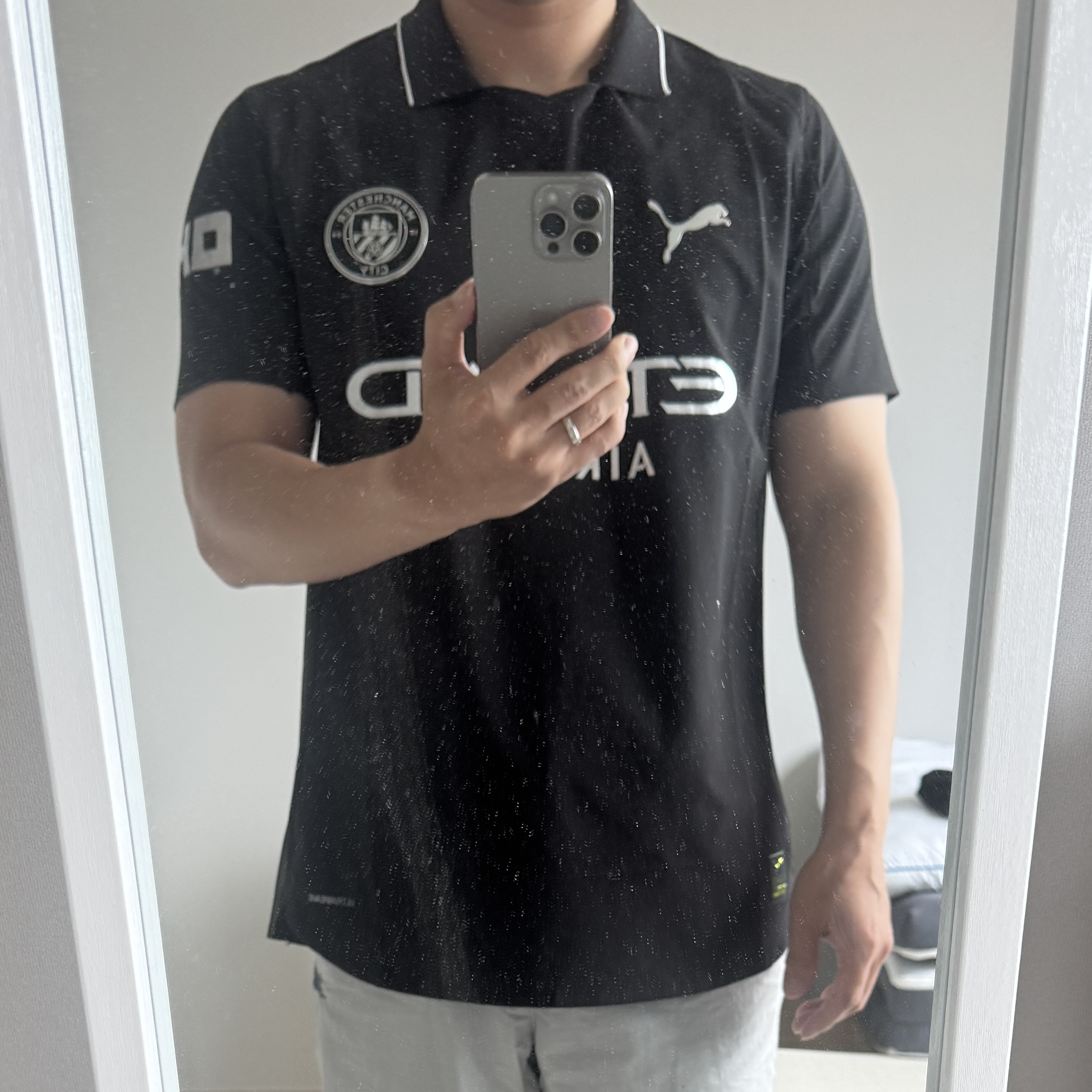 Puma Manchester City 2025/26 Away Authentic Jersey Black (Non Marking Ver.) 착용 스타일