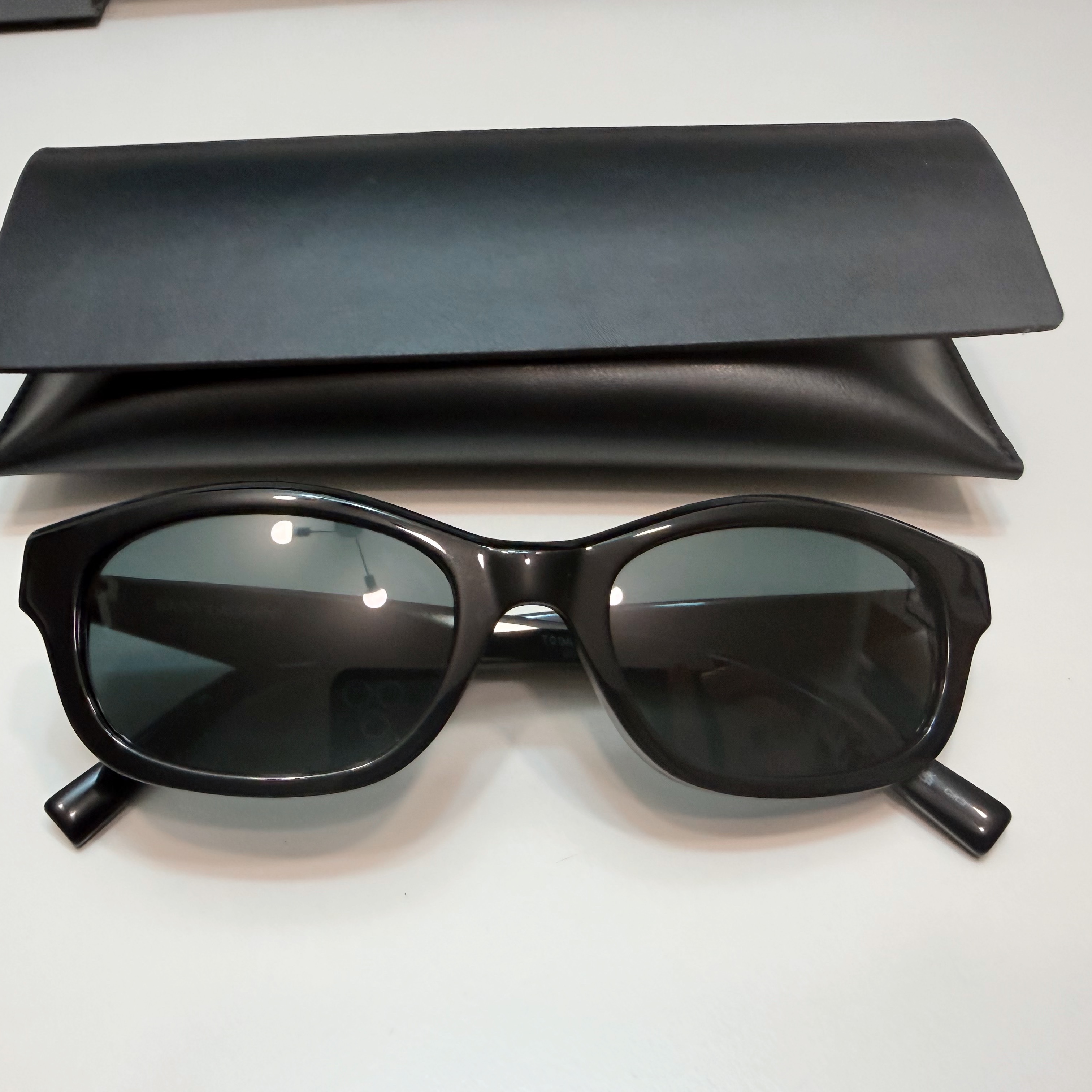 (W) Saint Laurent SL M172 Black 착용 스타일