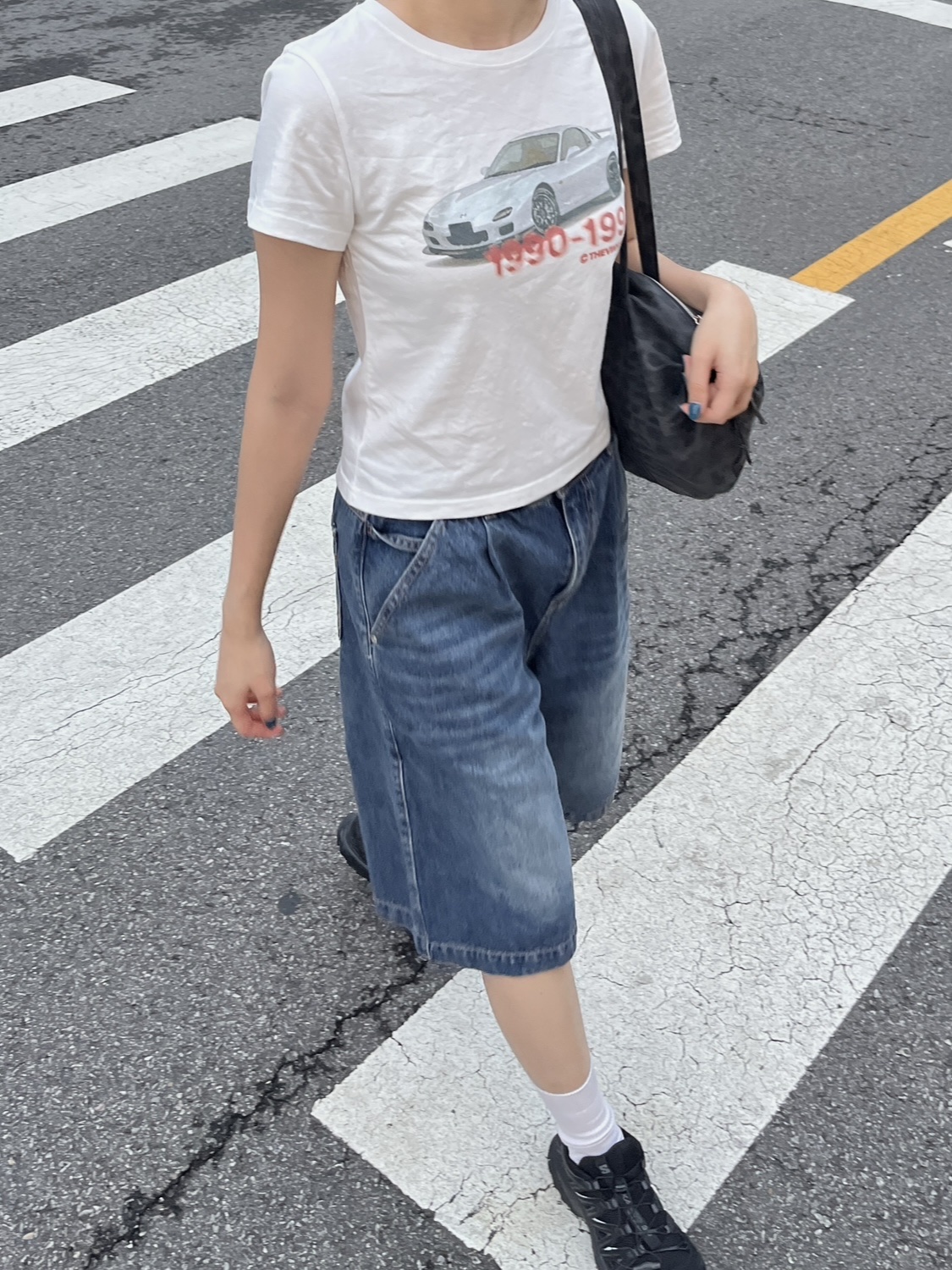Thevinylhouse Old Car T-Shirt White 착용 스타일 - 2