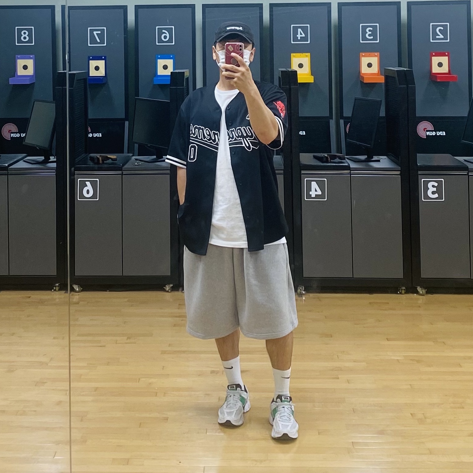(W) Nike Zoom Vomero 5 White Stadium Green 착용 스타일