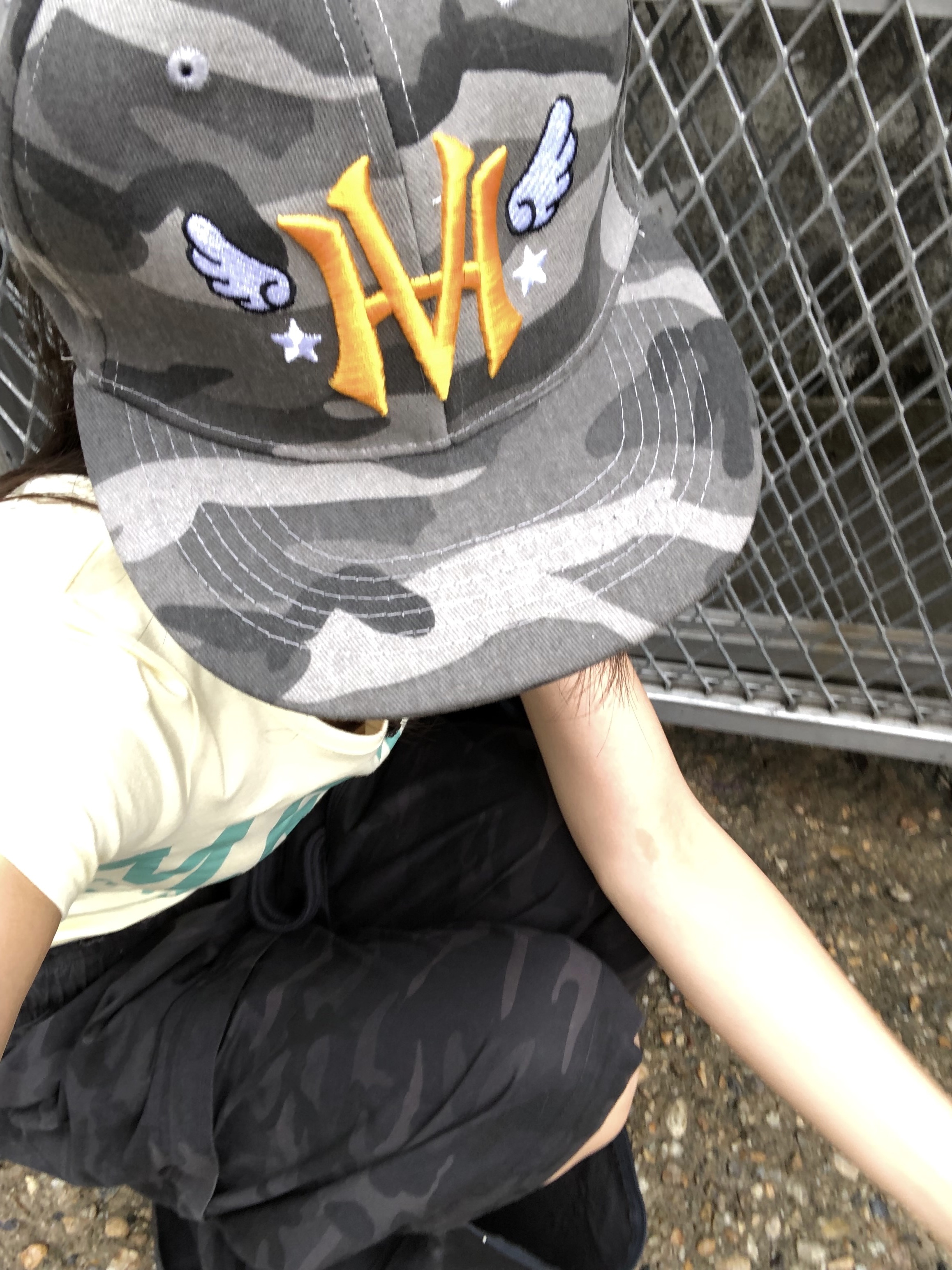 venhit MRT Vivid U-Neck Slim Fit Short Sleeve T-Shirt Yellow, venhit ECA Monkey Star Cap 착용 스타일 - 3