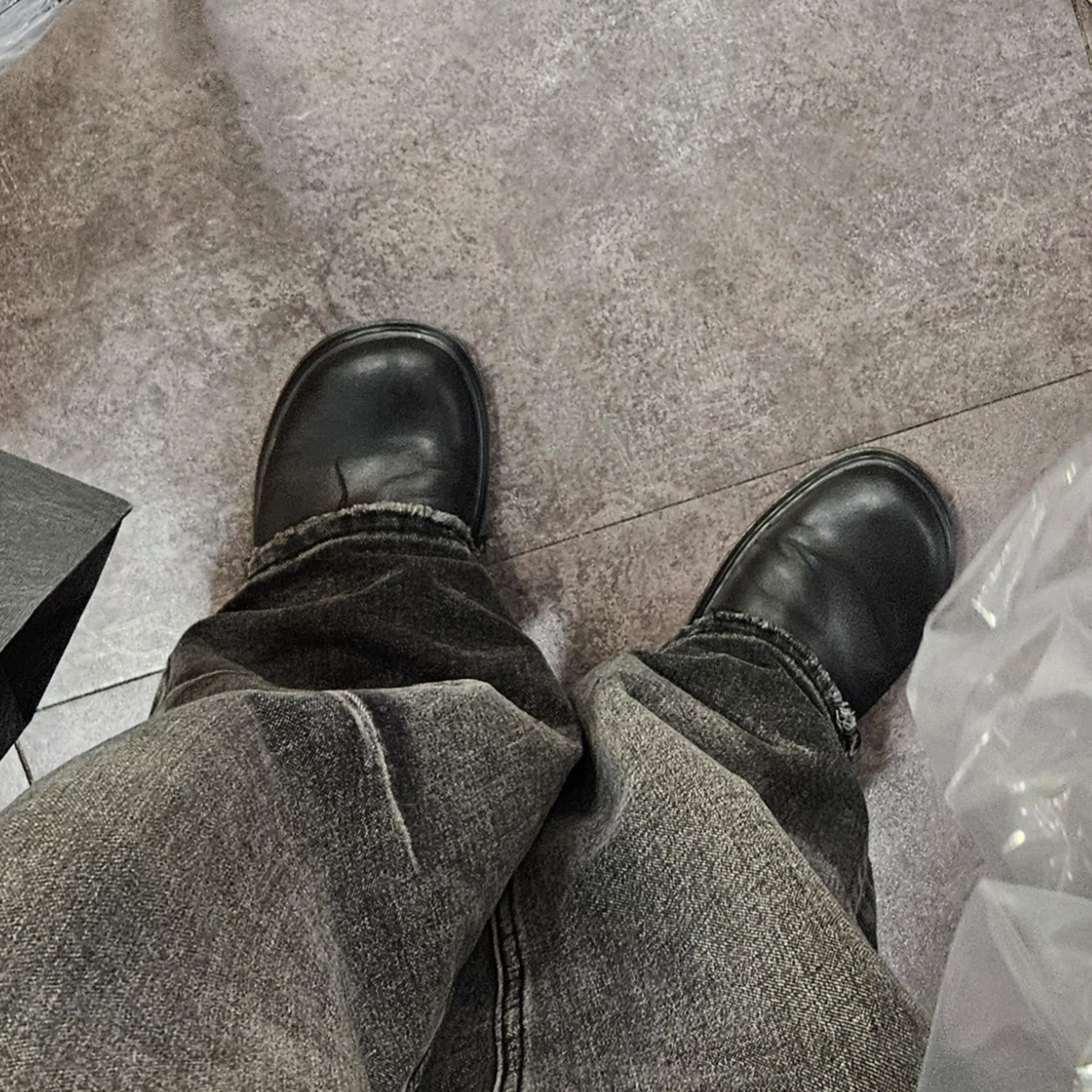Dr. Martens Patricia lll Black 착용 스타일 - 1