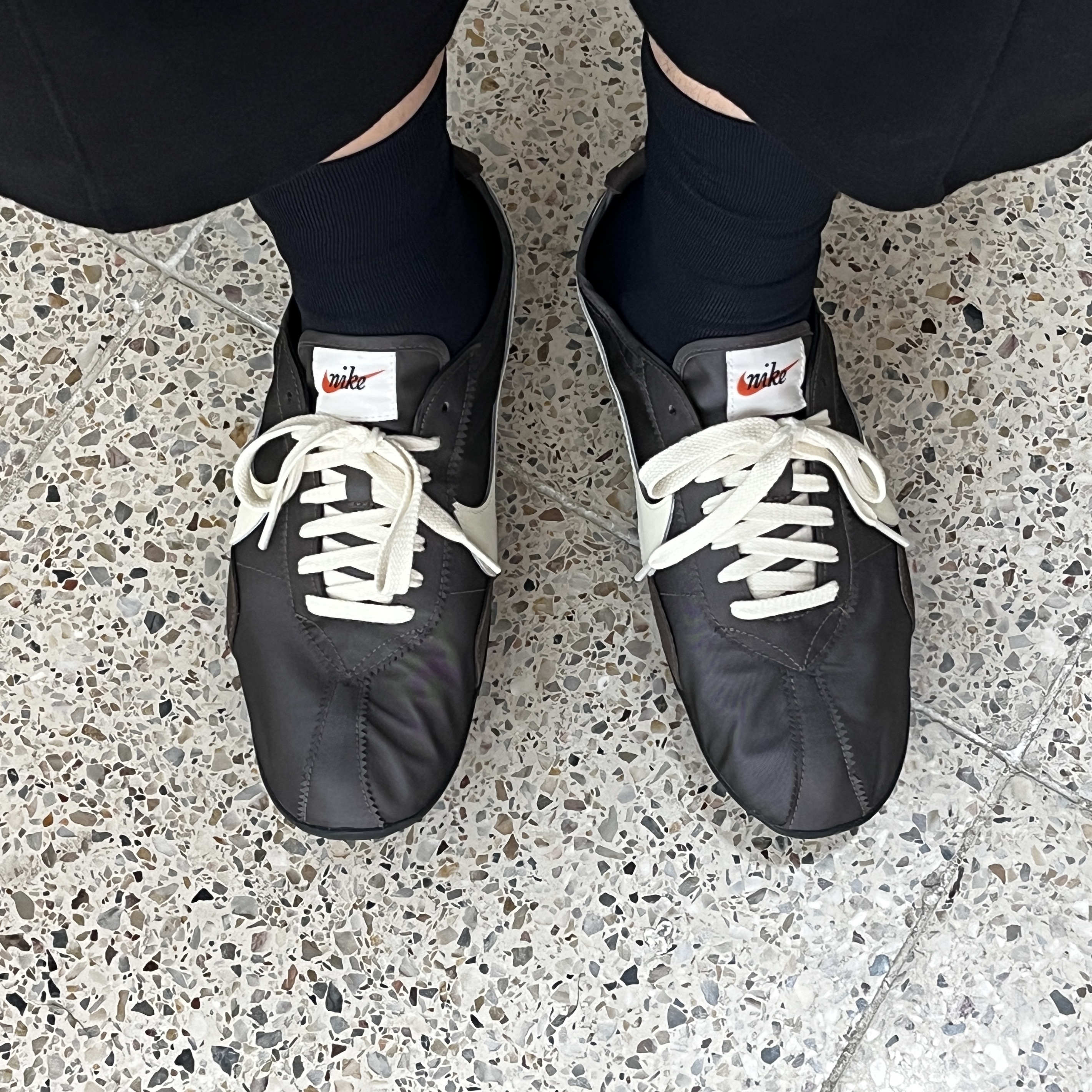 (W) Nike Moon Shoe OG Baroque Brown Black 착용 스타일
