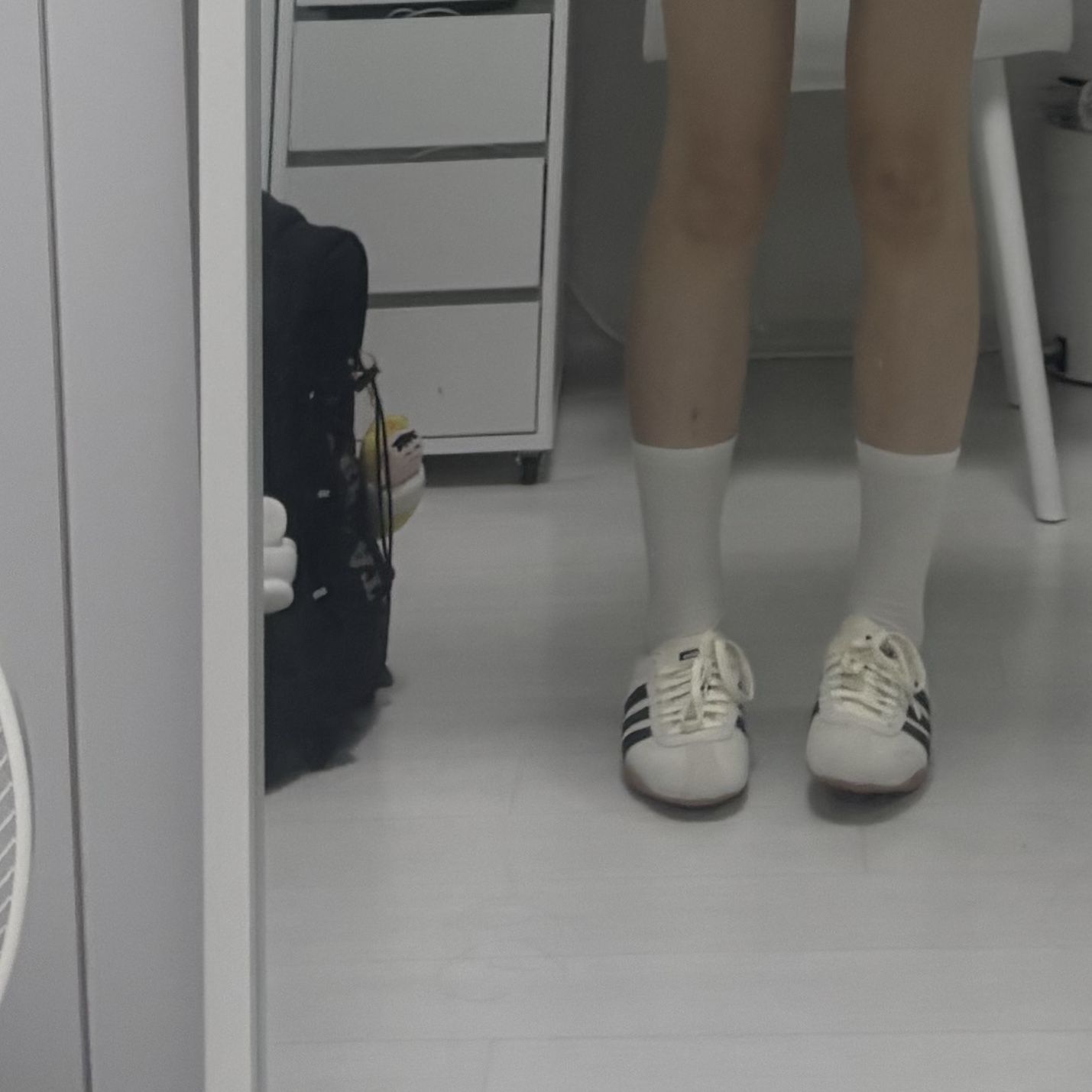 (W) Adidas Tokyo Off White Core Black 착용 스타일 - 2