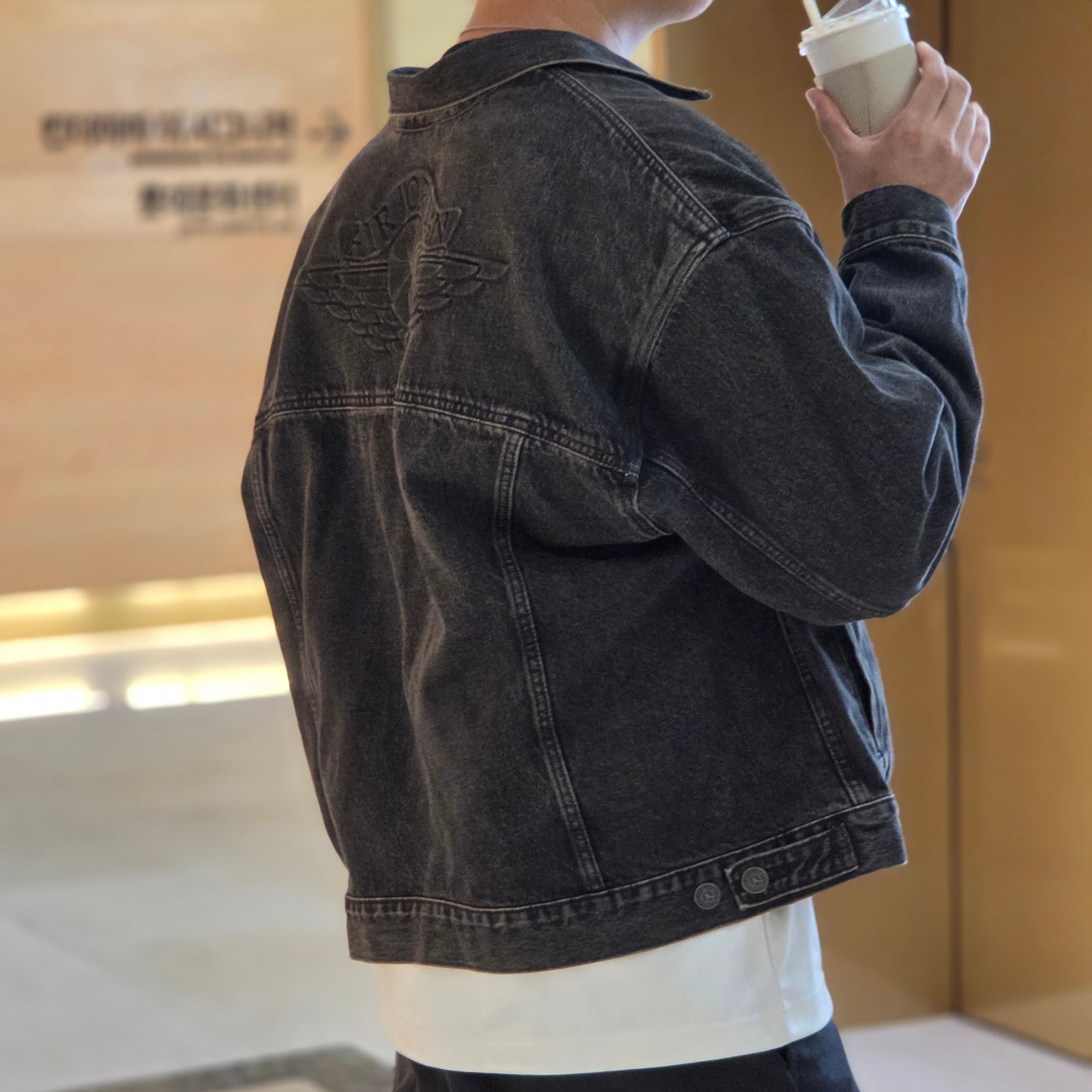 Levi's x Jordan Type III Trucker Black, Dickies Loose Fit 13 Inch Flat Front Work Shorts Black 착용 스타일 - 7