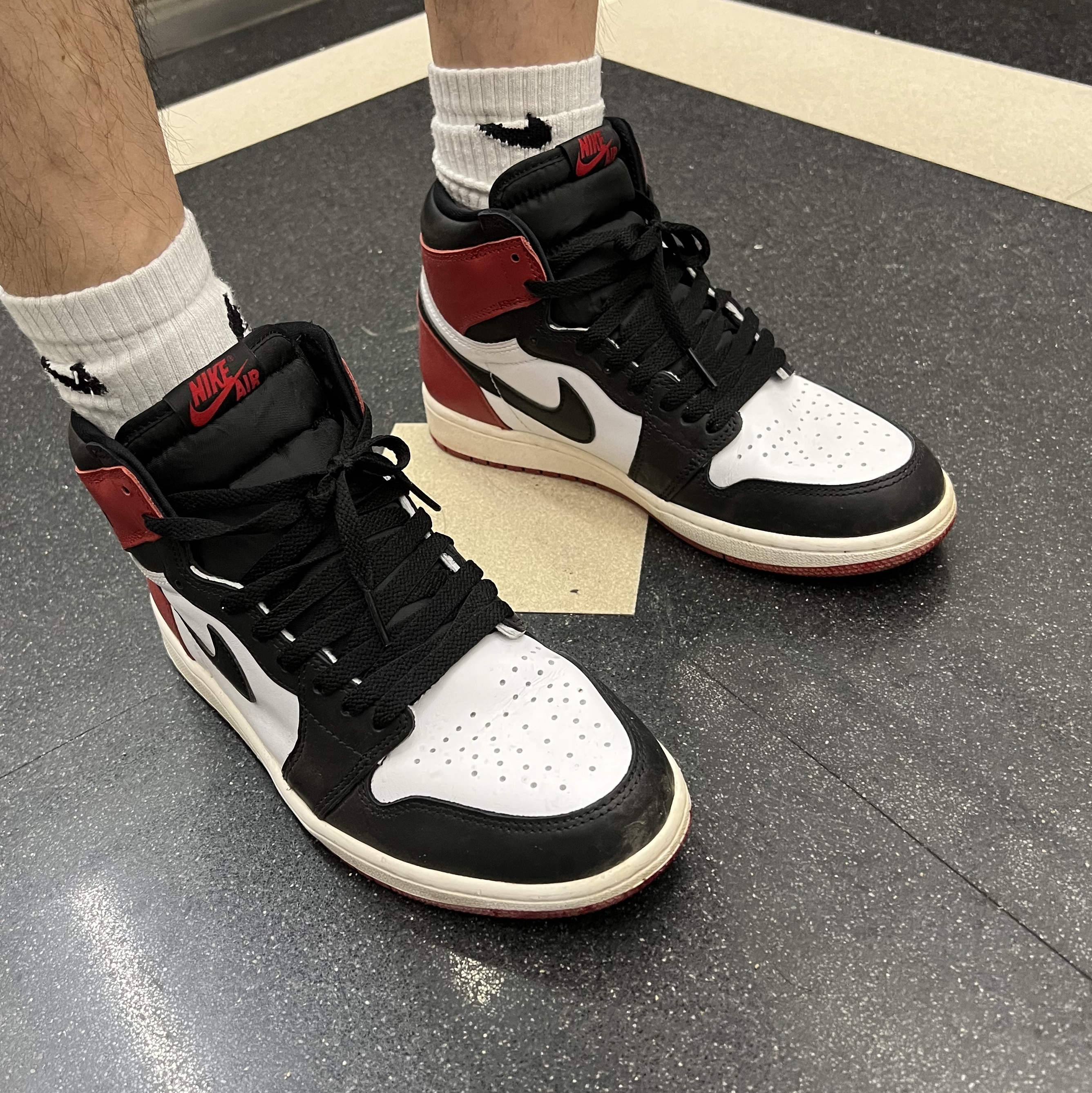 Jordan 1 Retro High OG Black Toe 착용 스타일