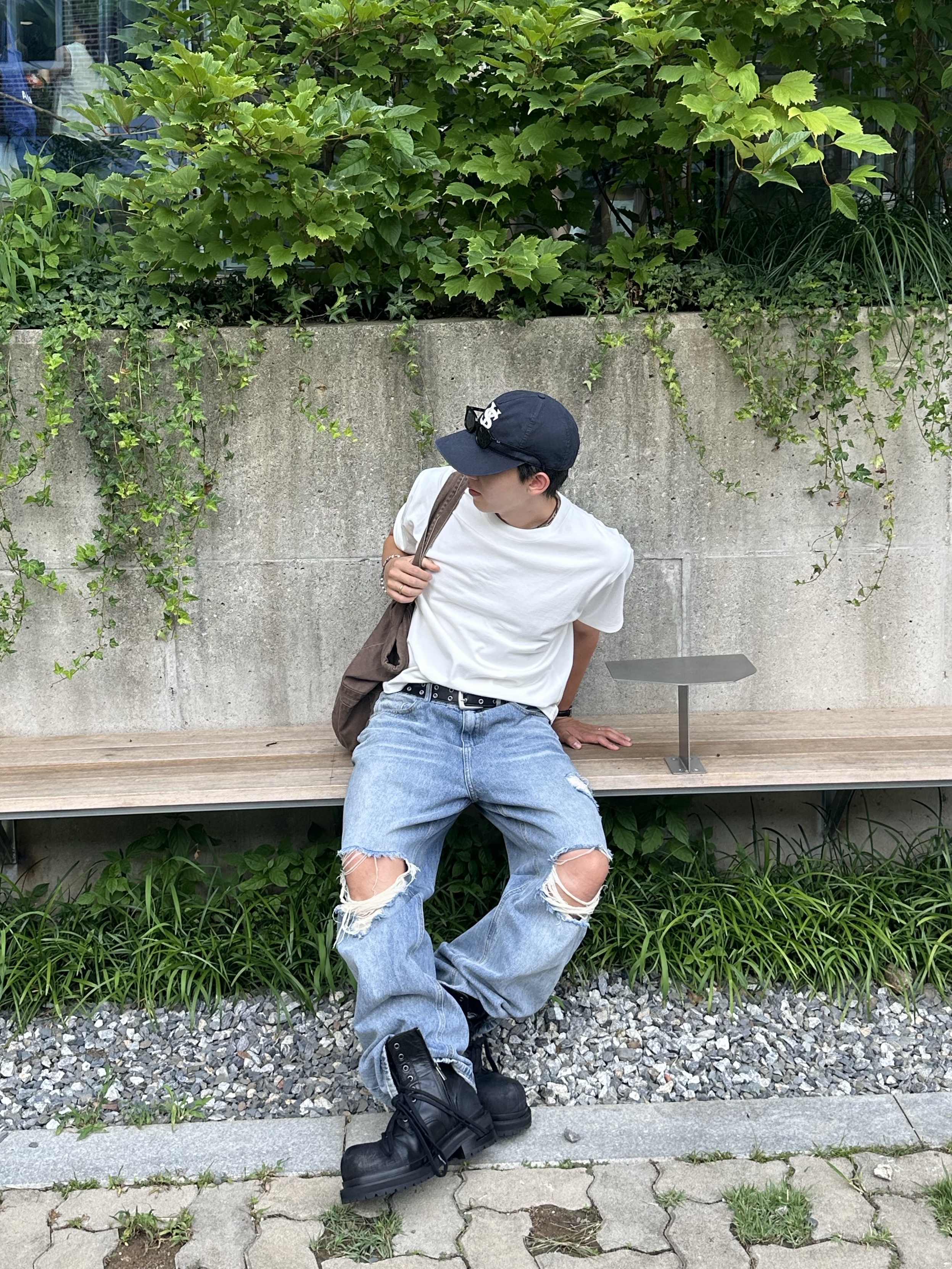 [예약 배송] Sunday Ceremony Sy Logo 5 Panel Cotton Cap - Navy 착용 스타일 - 2