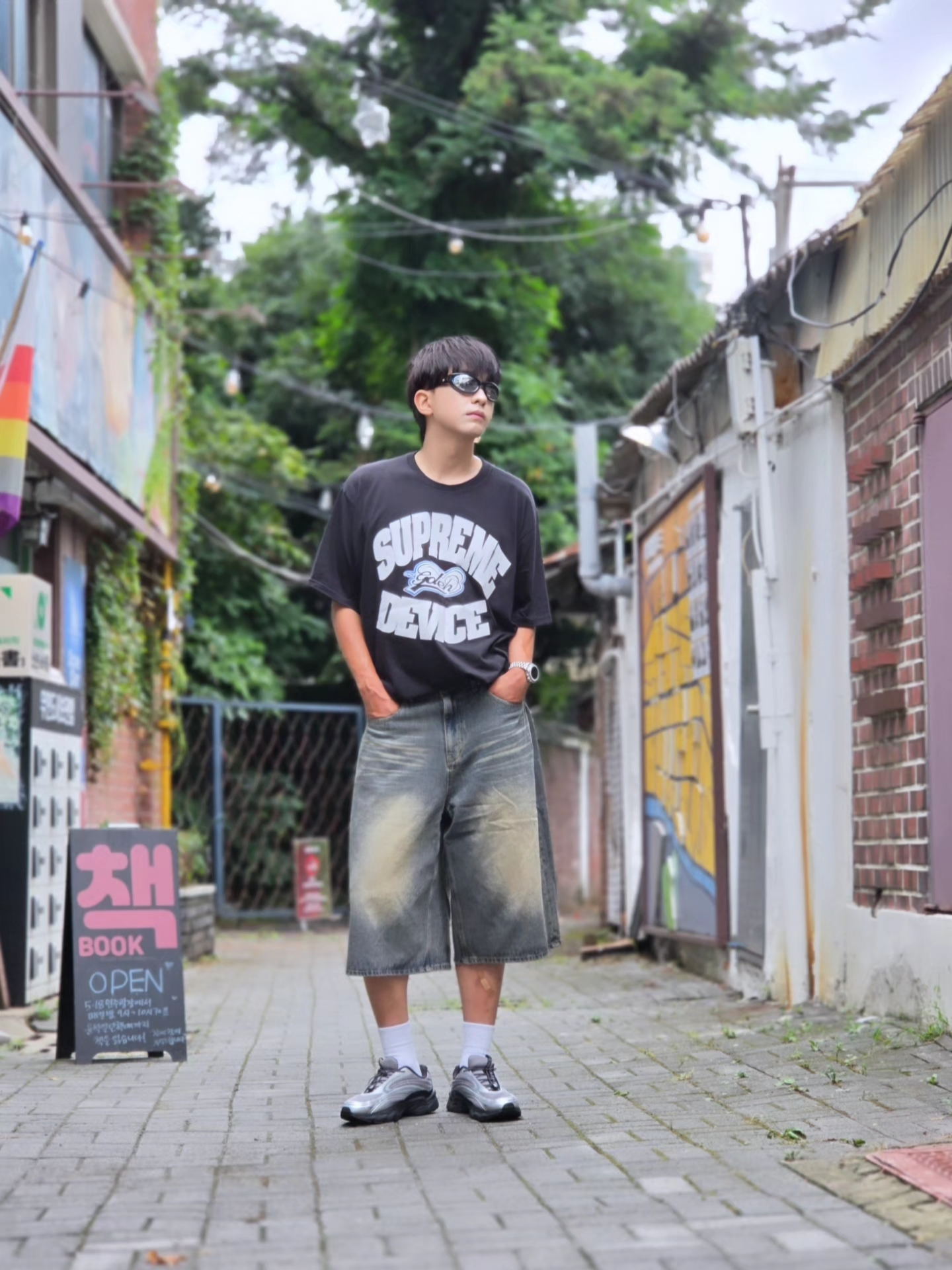 Supreme x GOODENOUGH Device T-Shirt Black - 25SS, Fila Pantera 99/25 Black Silver 착용 스타일 - 5