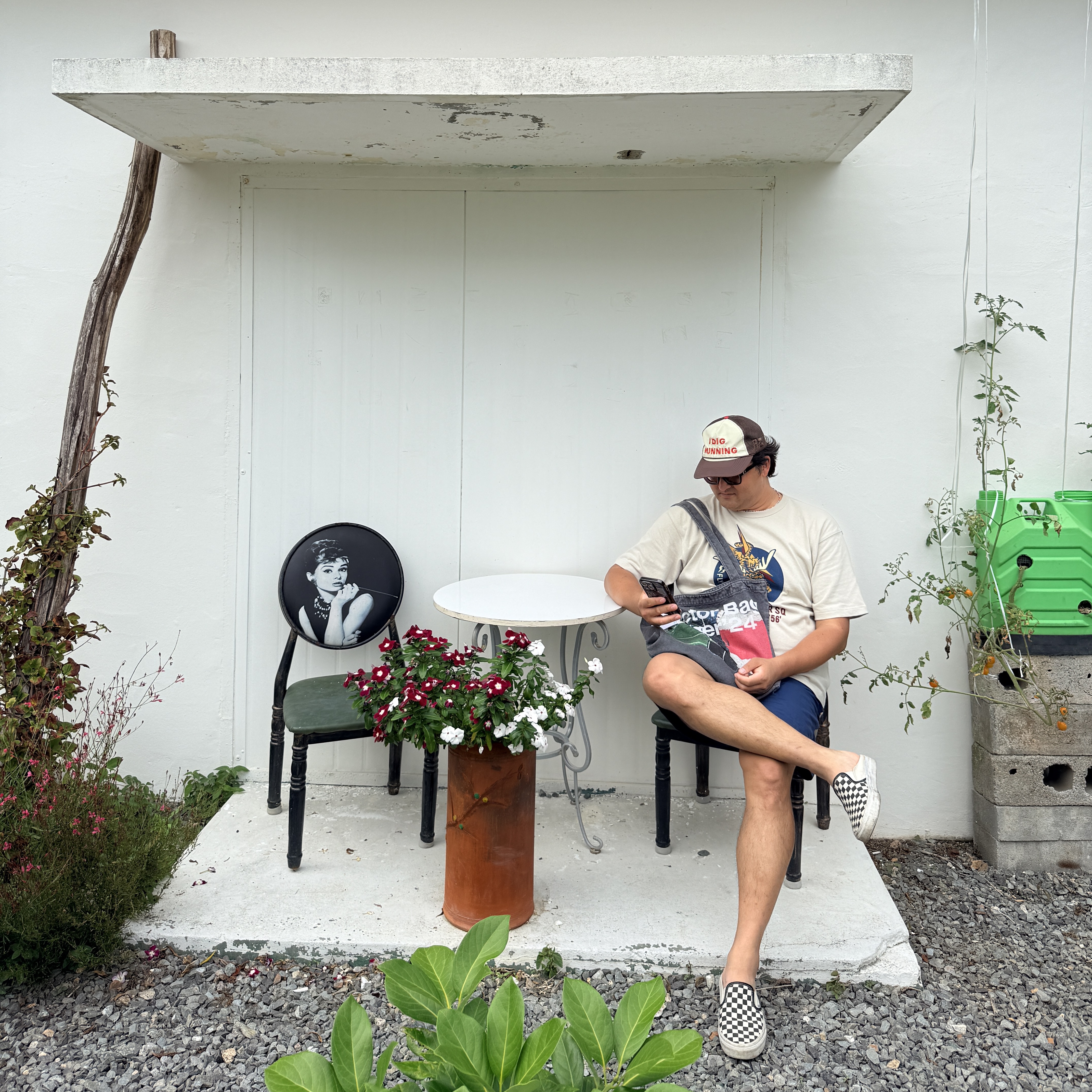 Alex Zono I Dig Running Trucker Hat OG Brown, Patagonia Baggies Shorts 5 Inch Touring Red 착용 스타일 - 5