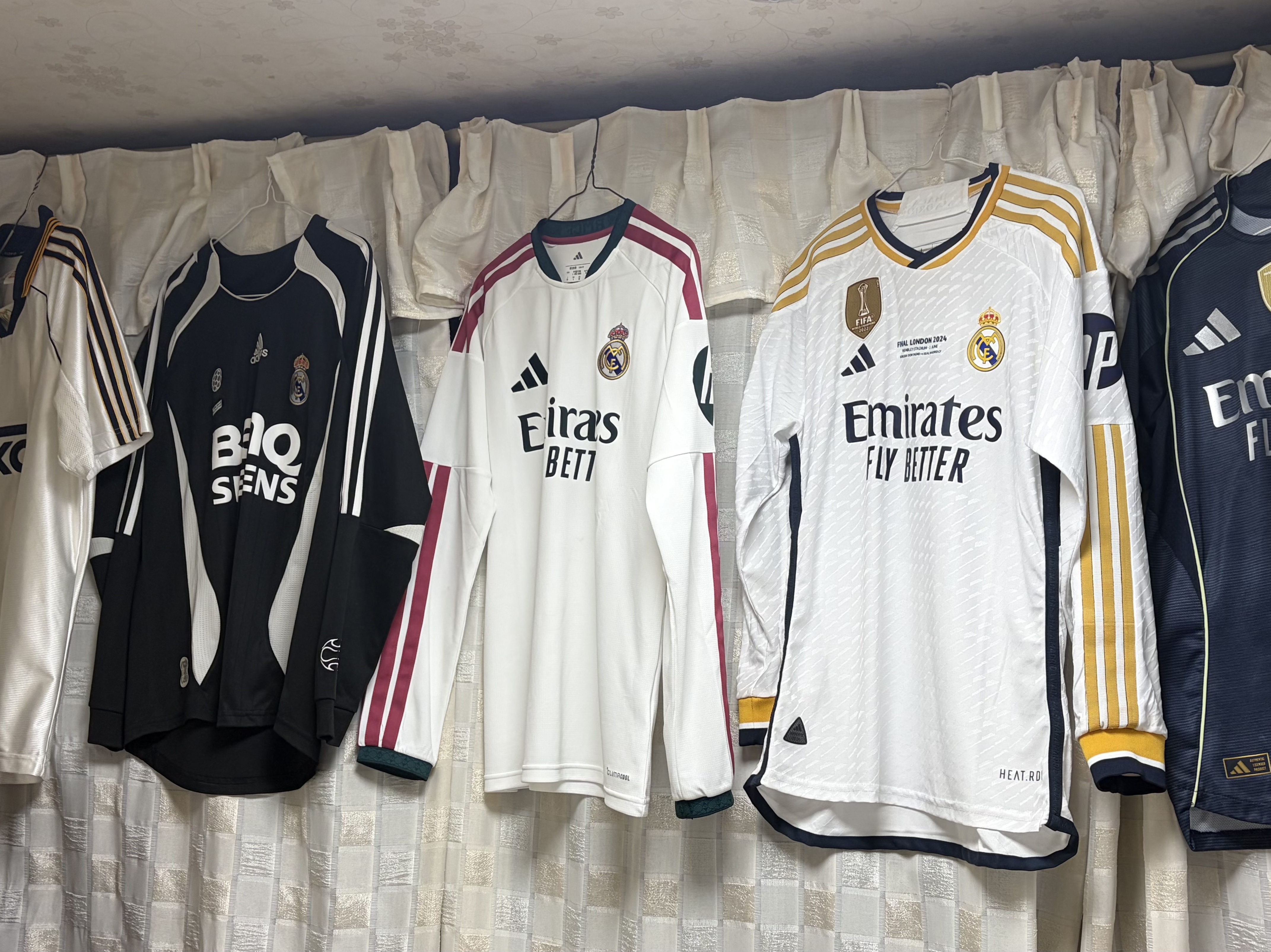 Adidas Real Madrid 2023/24 Home Authentic Long Sleeve Jersey White - US Sizing (Non Marking Ver.), Adidas Real Madrid 26/27 Long Sleeve Home Jersey White - KR Sizing (Non Marking Ver.) 착용 스타일