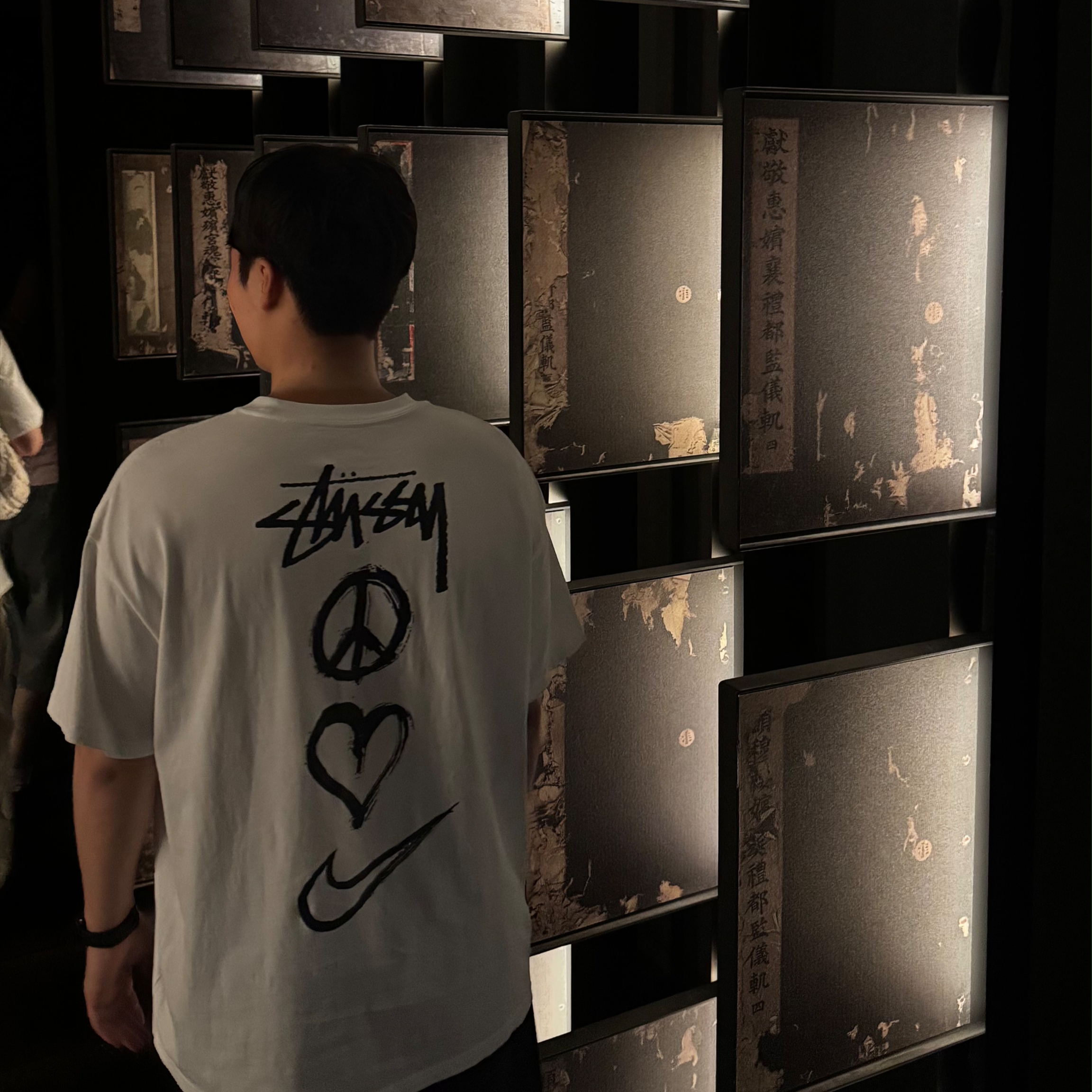 Nike x Stussy NRG RA T-Shirt Summit White (DM4942-121) 착용 스타일 - 2