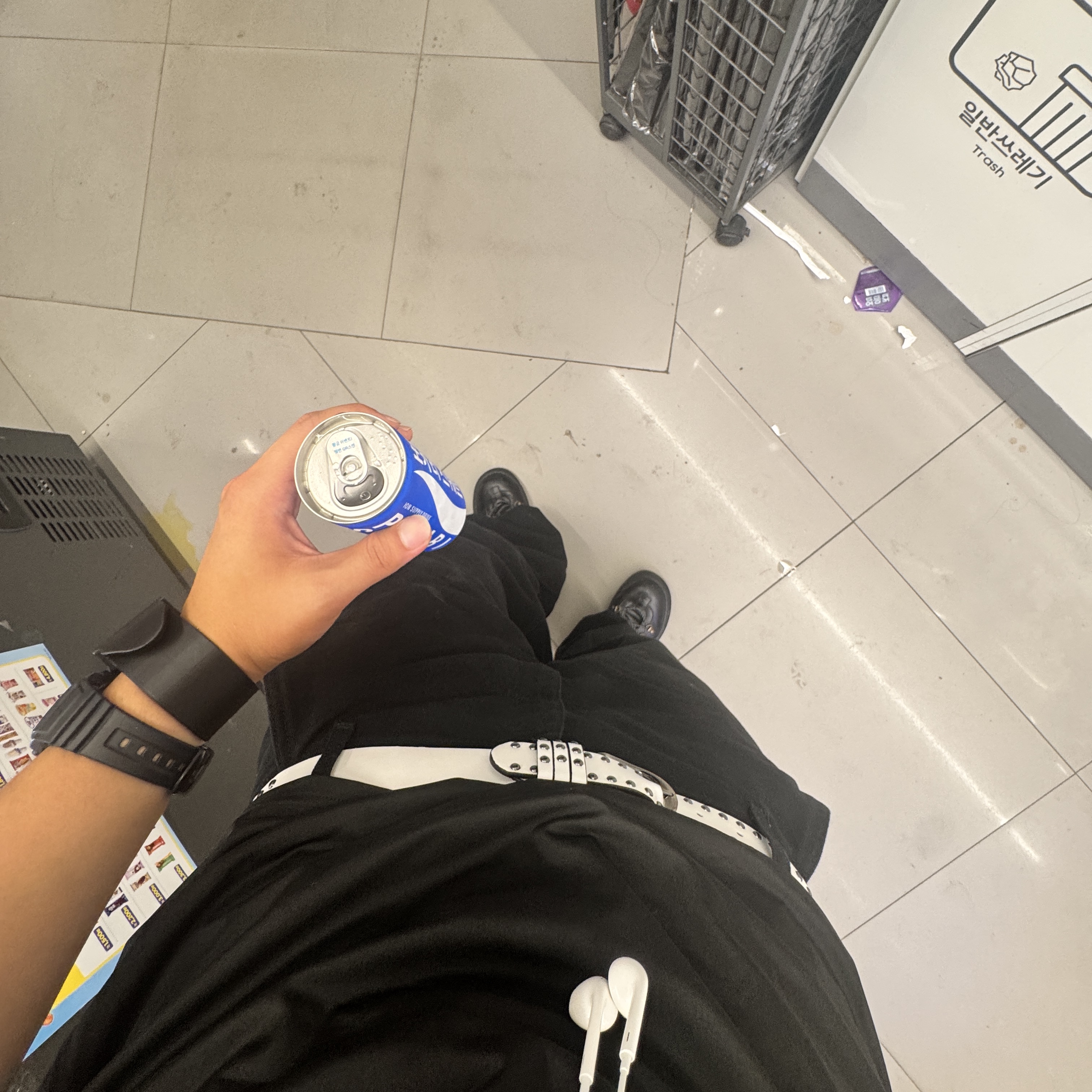 Carhartt WIP Robertson Denim Landon Pants Black Stone Washed, Apple EarPods USB-C Connector (Korean Ver.) 착용 스타일 - 1