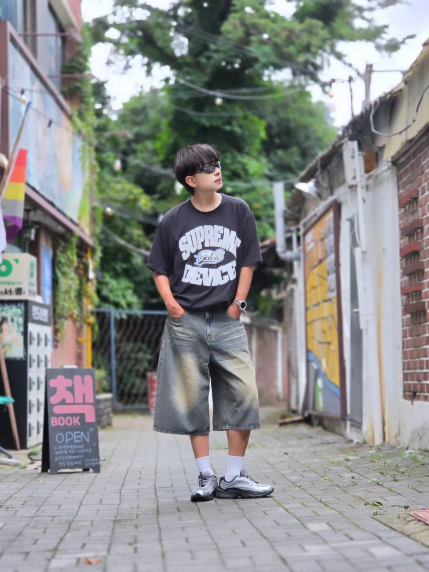 Supreme x GOODENOUGH Device T-Shirt Black - 25SS, Fila Pantera 99/25 Black Silver 착용 스타일 - 7