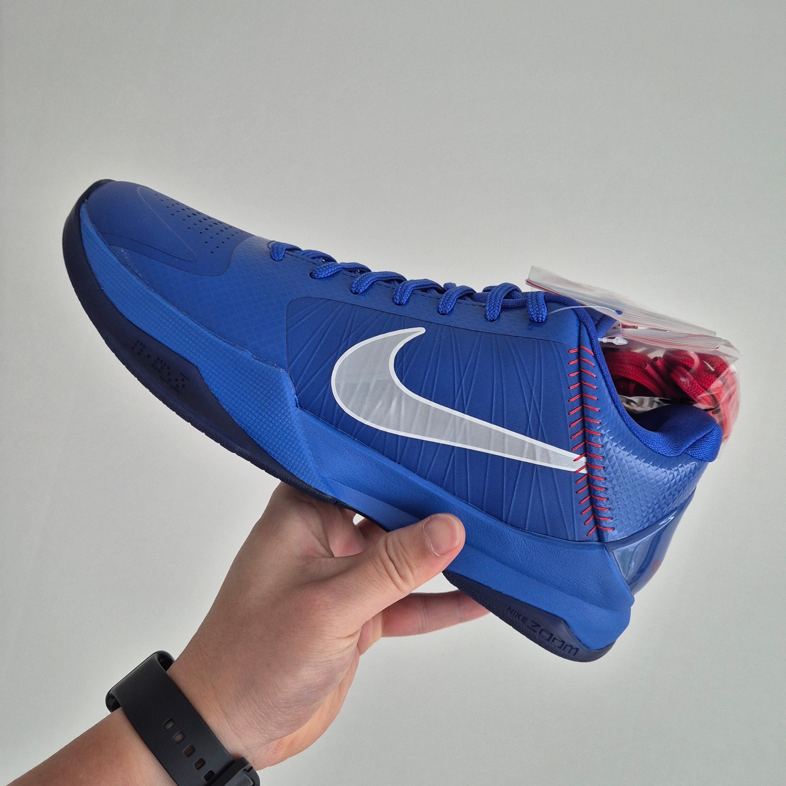 Nike Kobe 5 Protro Hyper Royal 착용 스타일 - 1