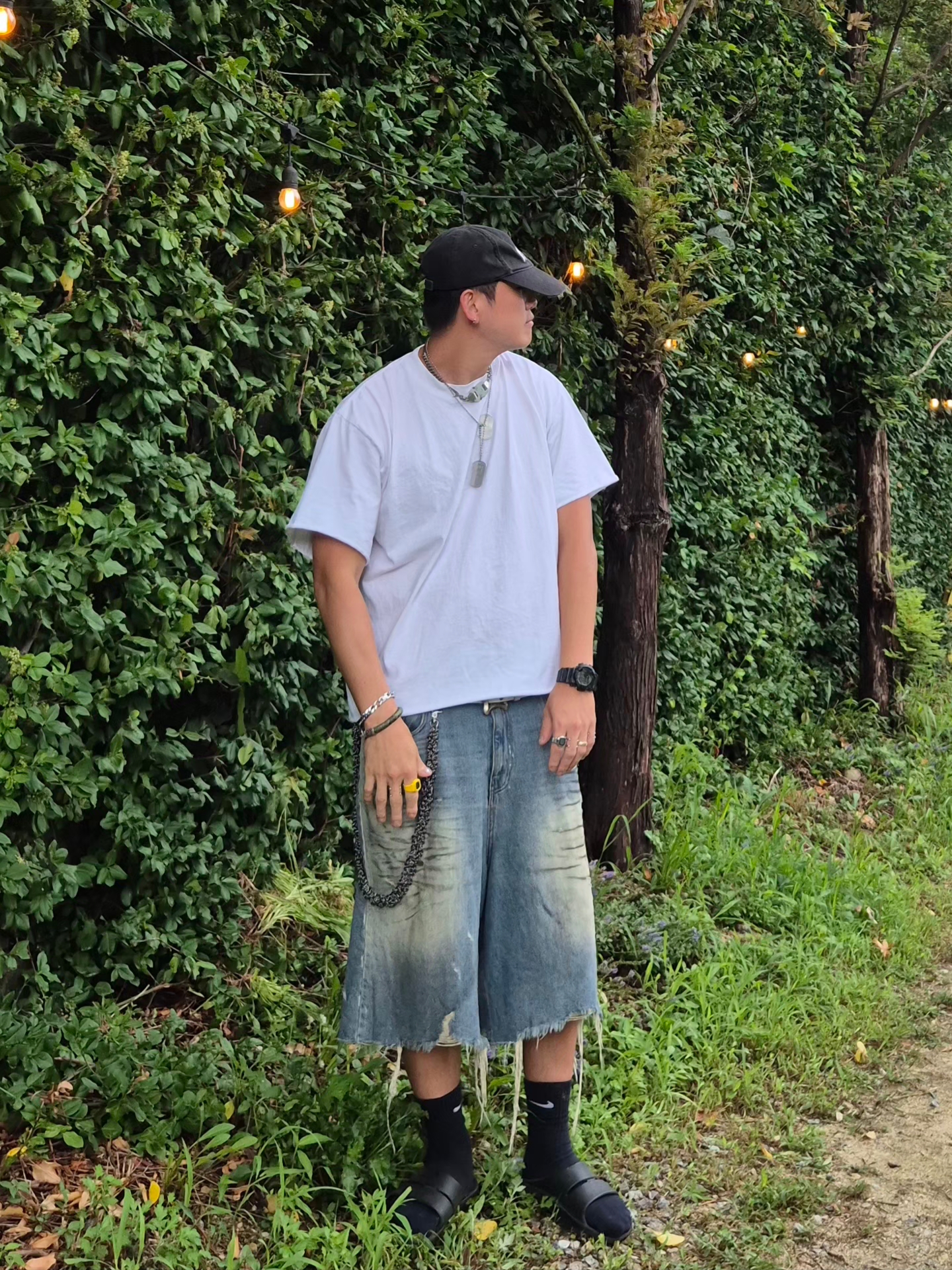 Project G/R Reworked Bermuda Shorts Blue, Oofos Ooahh Slide Black 착용 스타일 - 1