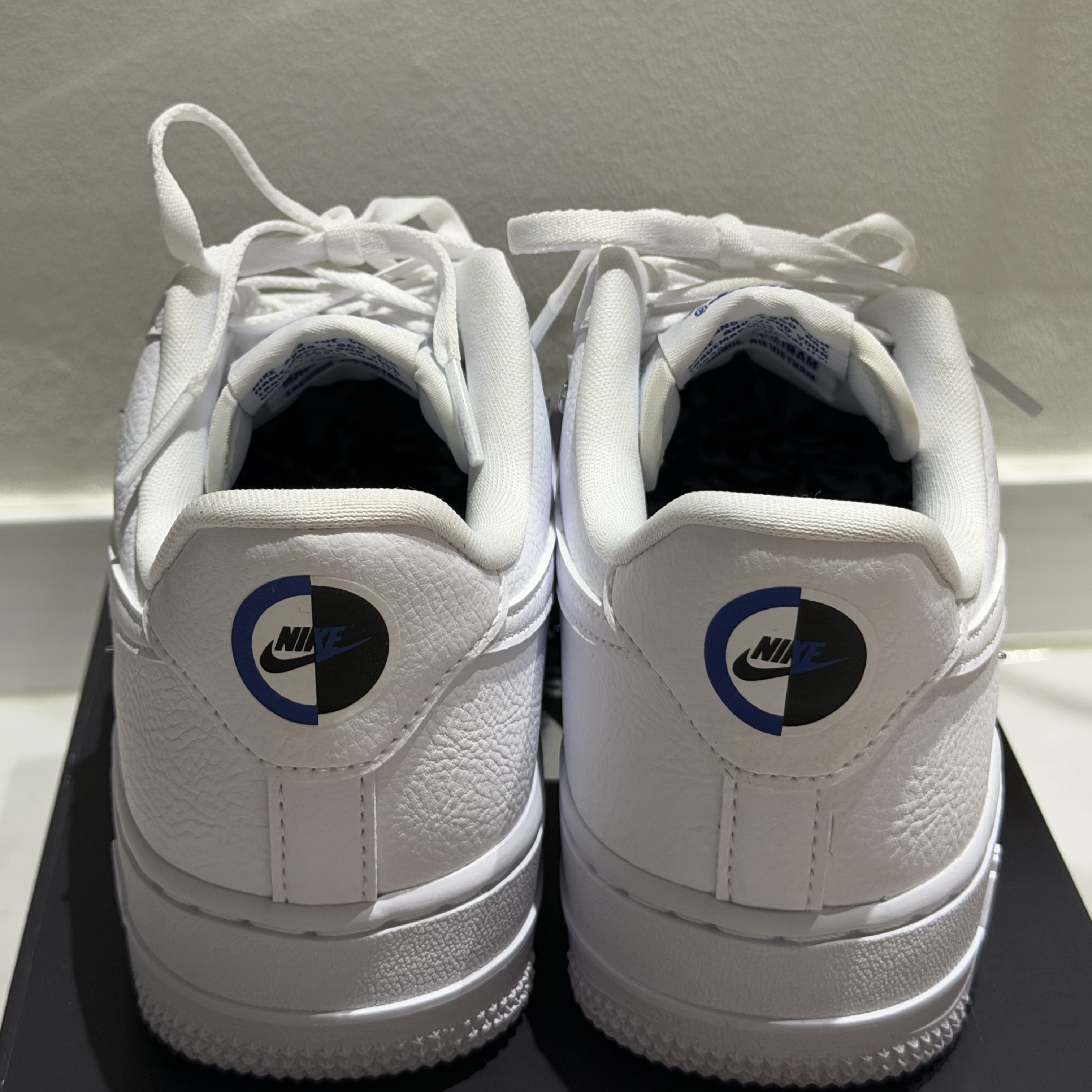 (W) Nike Air Force 1 Low '07 LX Chrome Luxe 착용 스타일 - 4
