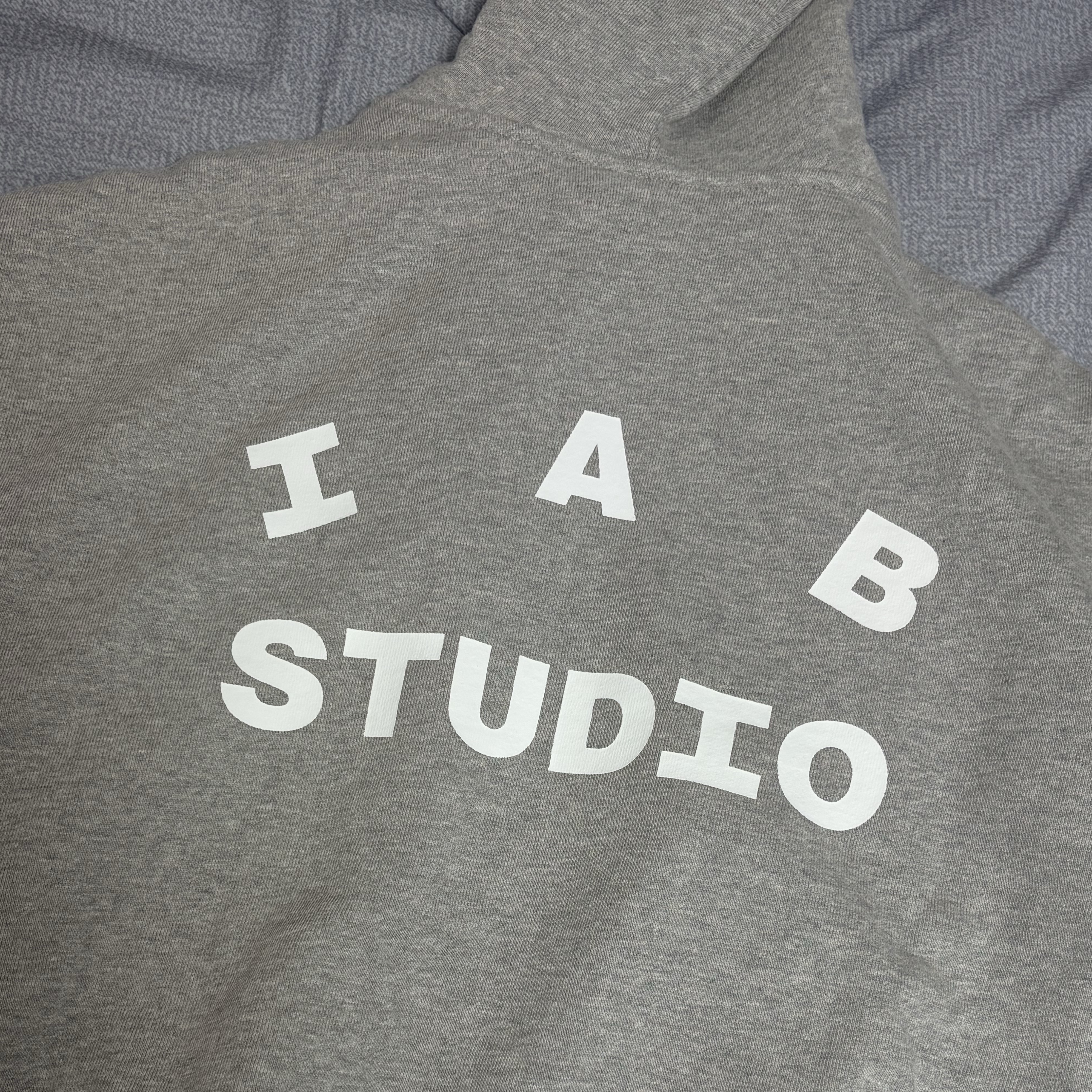 IAB Studio Zip-Up Hoodie Melange Gray - 26SS 착용 스타일 - 2