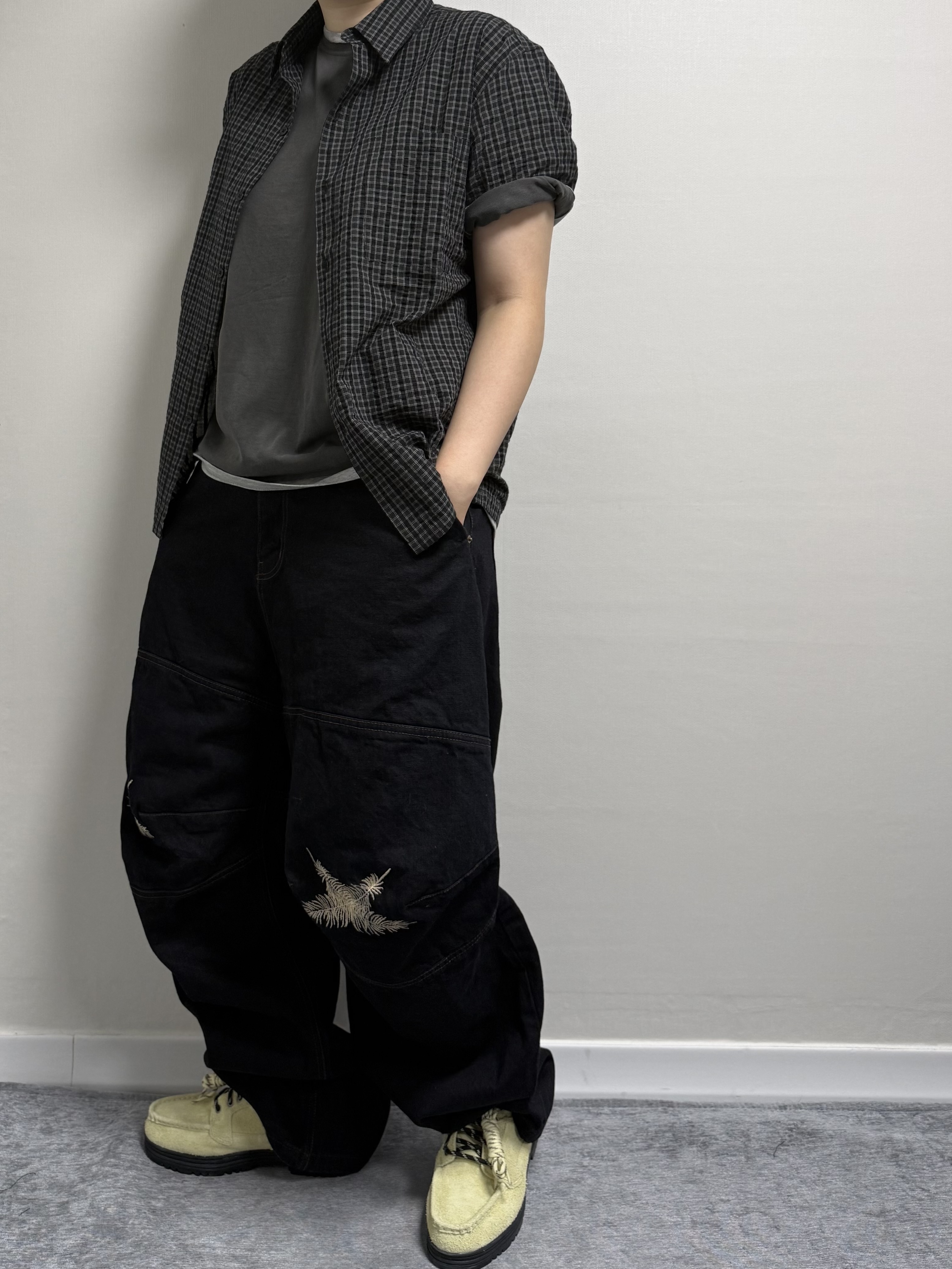 Timberland Heritage Gore-Tex Moc Toe Mid Boots Light Green Suede - Wide, Aoiro Ooki Feather Denim Pants Dark Indigo 착용 스타일 - 1