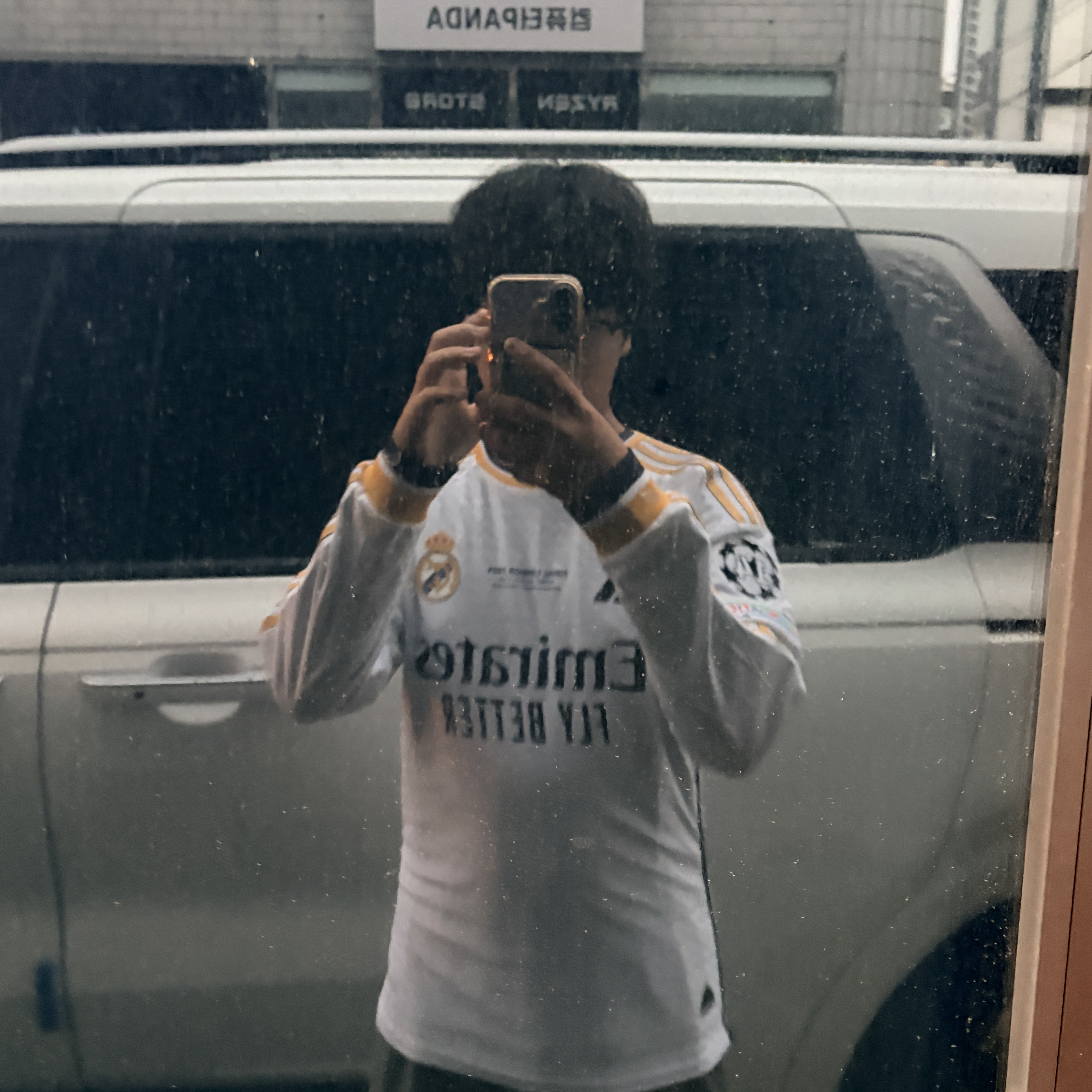Adidas Real Madrid 2023/24 Home Authentic Long Sleeve Jersey White - US Sizing (Non Marking Ver.) 착용 스타일