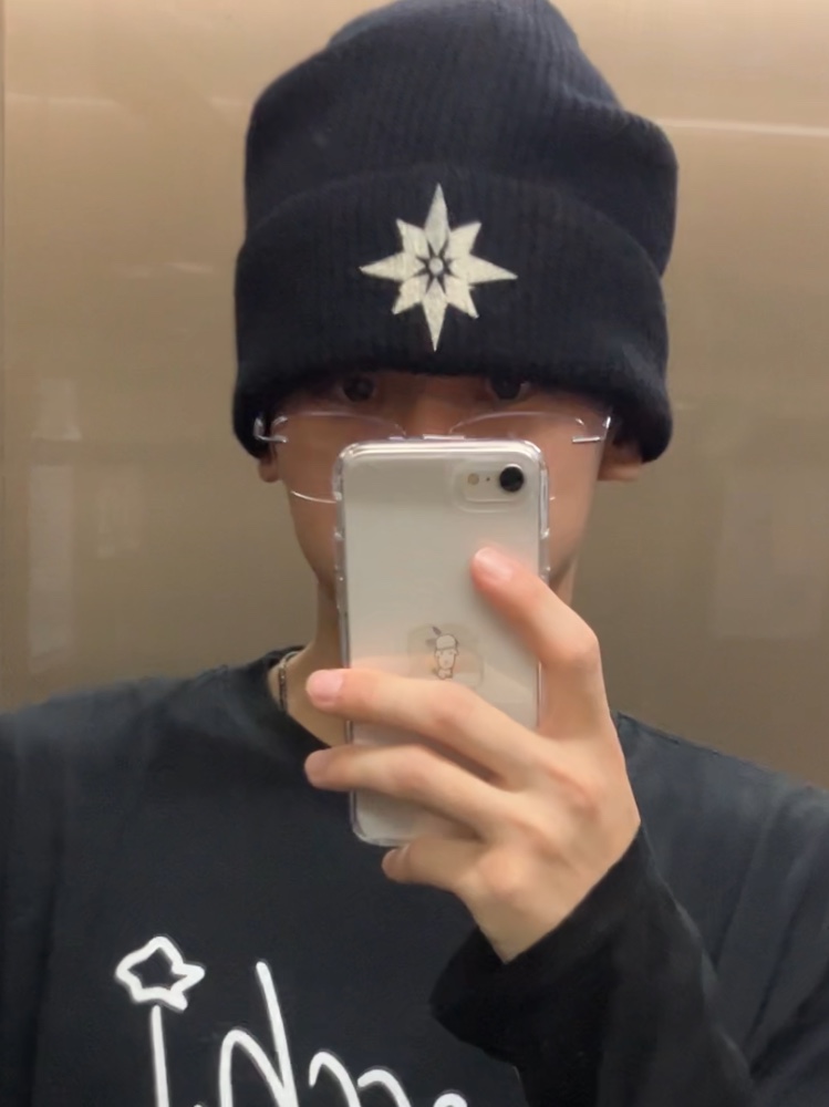 [KREAM 단독] Hangle Blue Light Silver Titan Square Rimless 착용 스타일