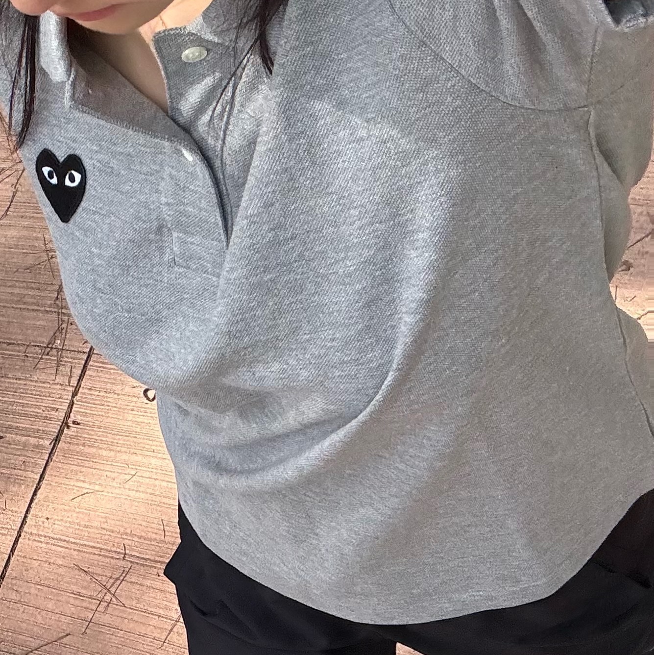 Play Comme des Garcons Black Heart Polo Shirt Grey 착용 스타일