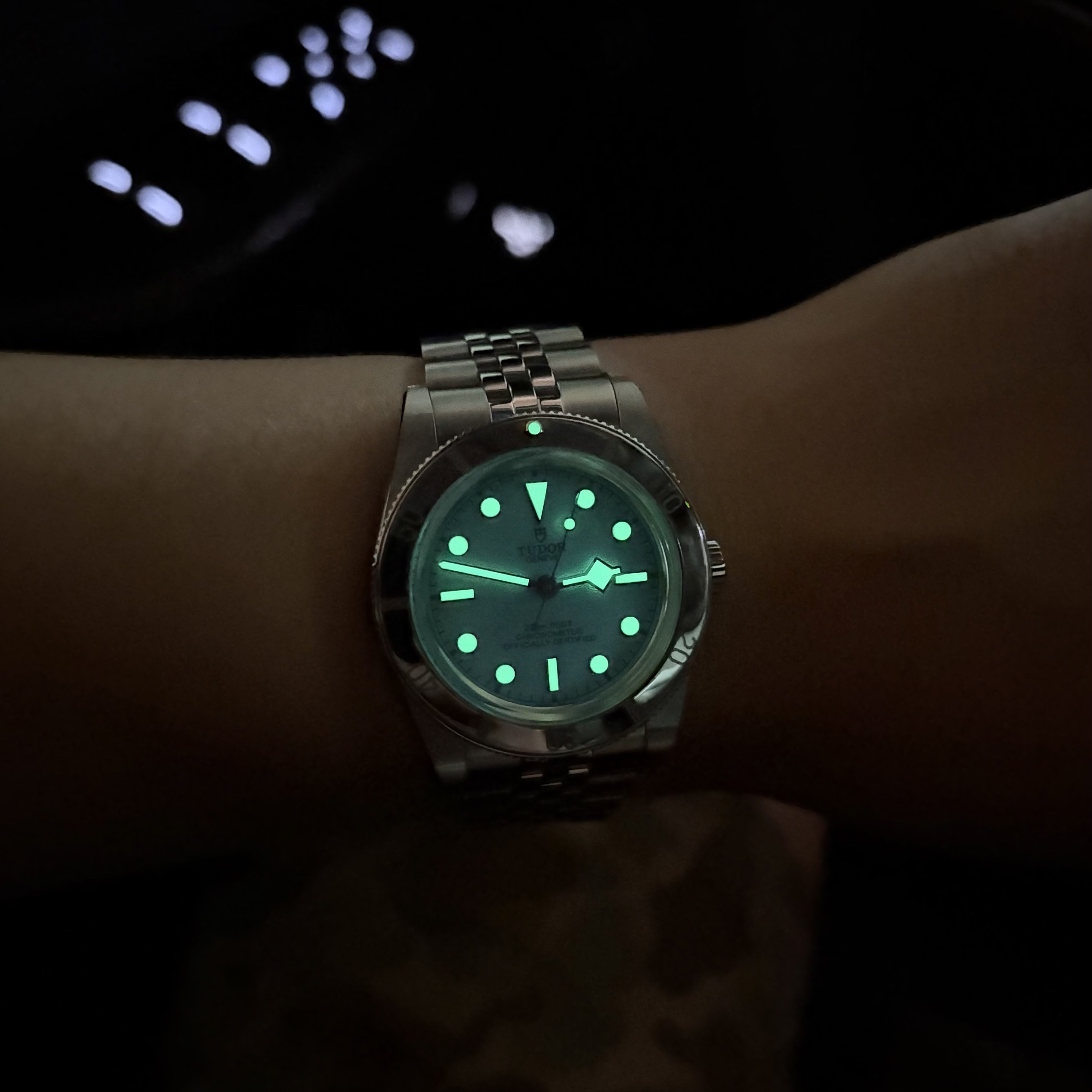 Tudor Black Bay 54 MT5400 37mm Steel Bracelet Blue 착용 스타일