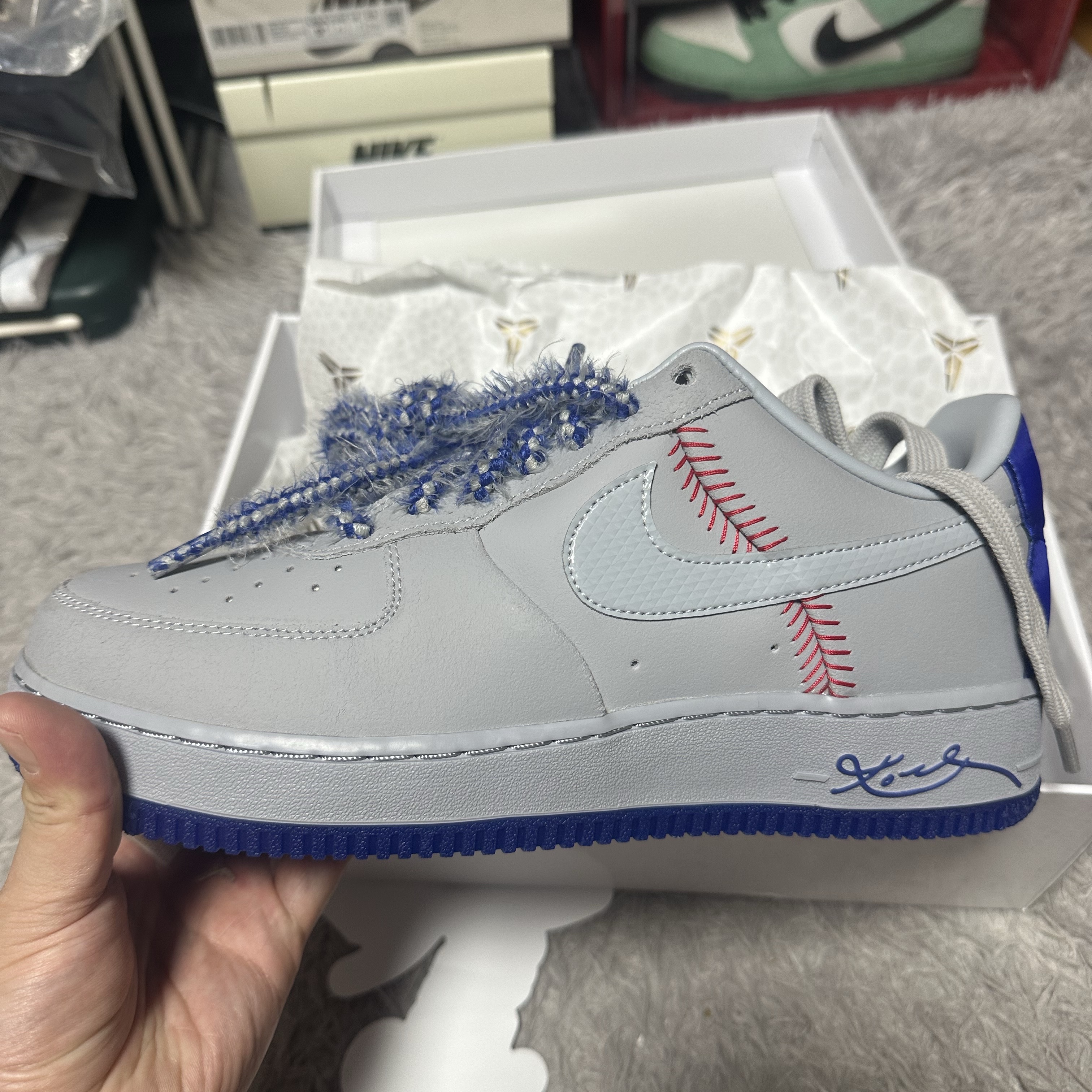 Nike x Kobe Bryant Air Force 1 Low Protro Wolf Grey and Rush Blue 착용 스타일 - 1