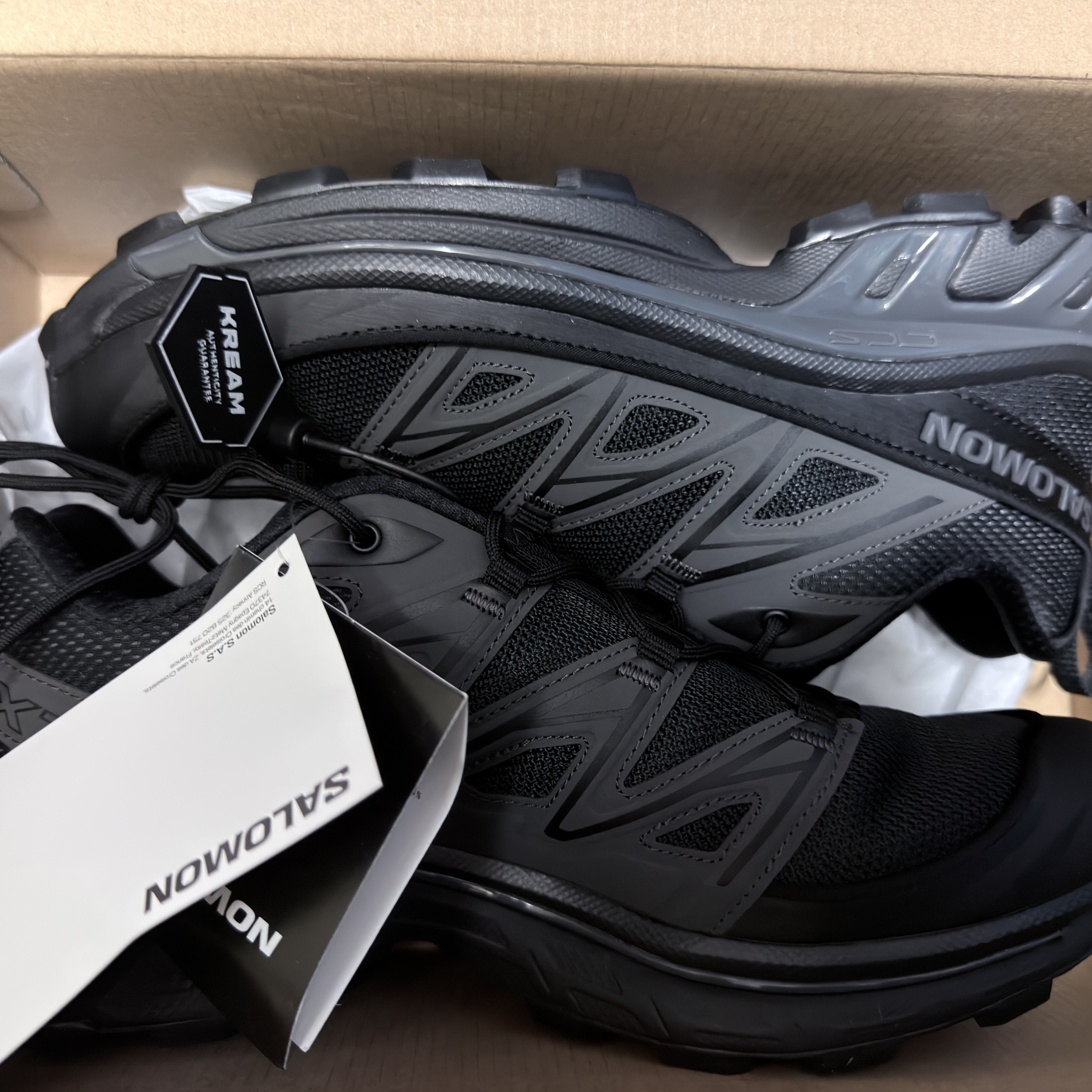 Salomon XT-6 Expanse Black Ebony 착용 스타일