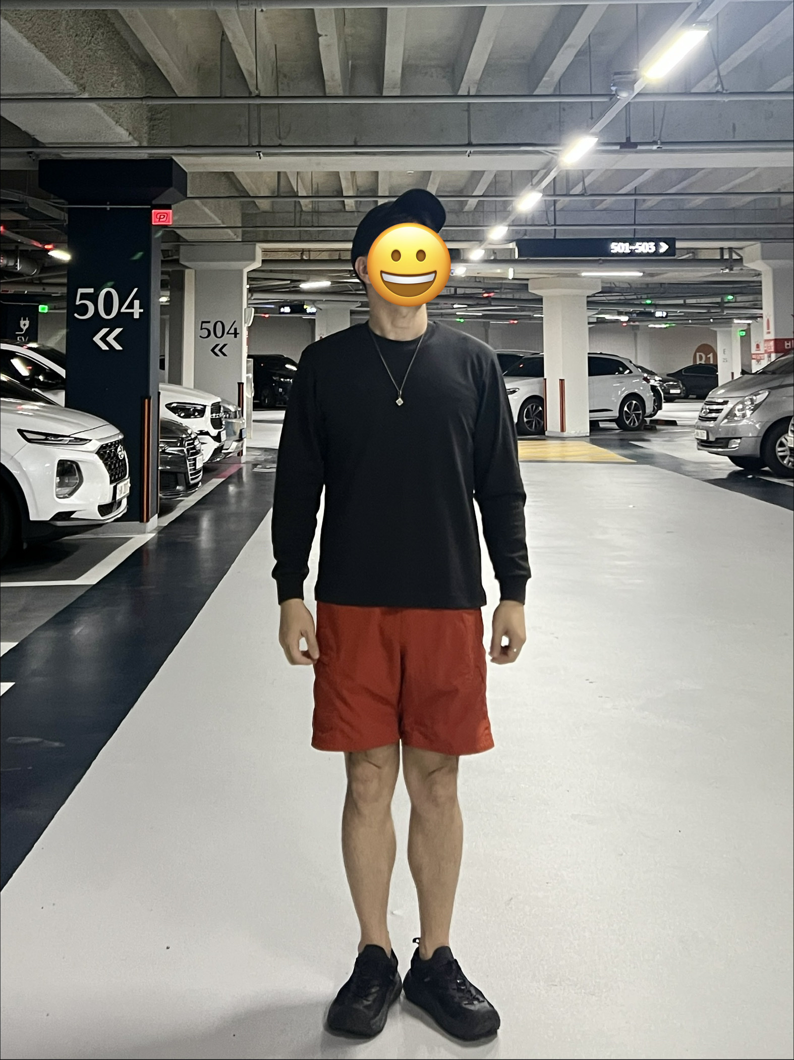 Uniqlo Geared Shorts Orange, Hoka Hopara 2 Black 착용 스타일 - 1