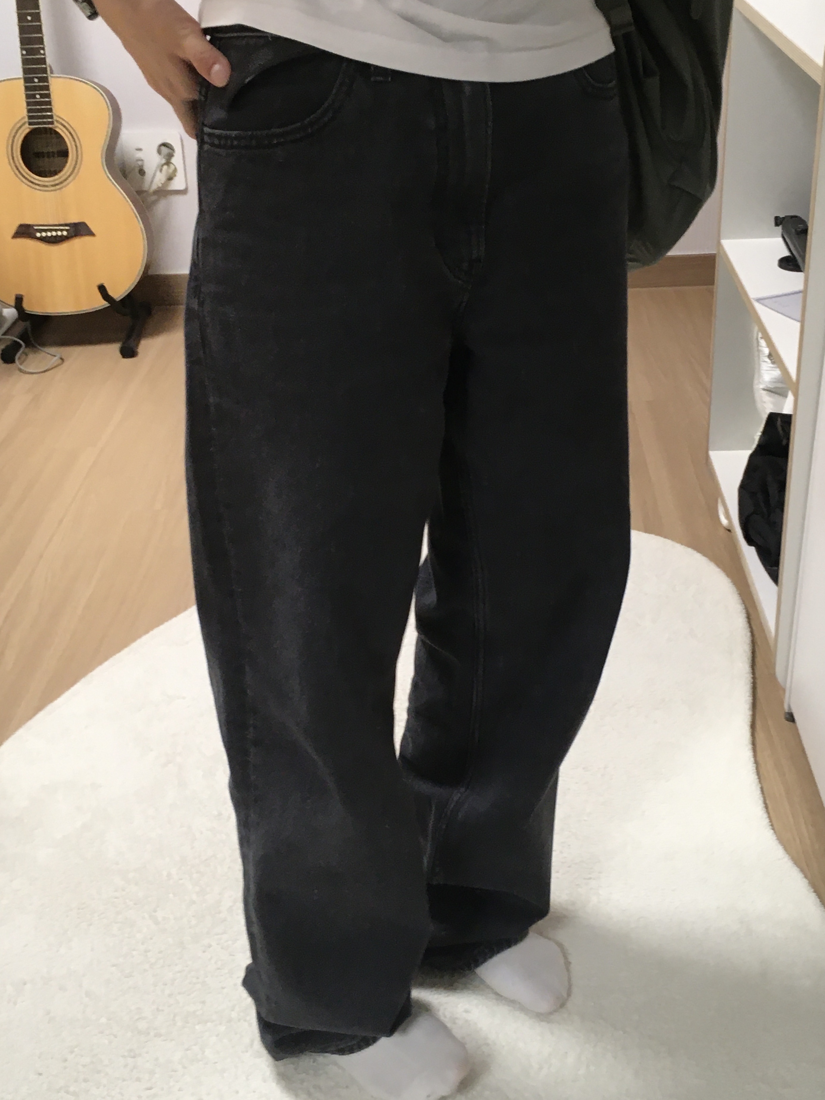 Uniqlo x JW Anderson Straight Jeans Gray, Arc'teryx Heliad 15 Backpack Forage 착용 스타일 - 4