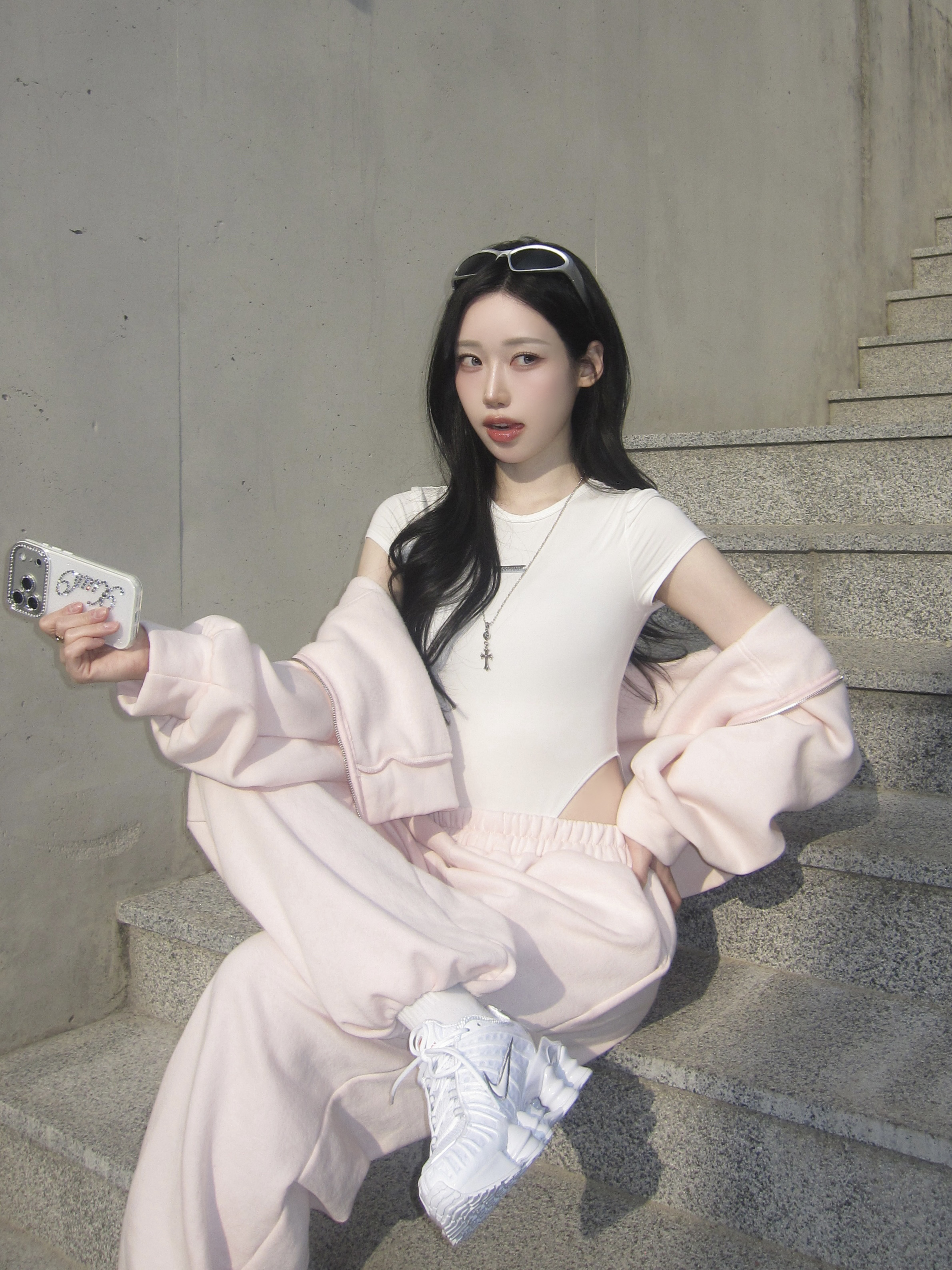 (W) Nike Shox TL White and Max Orange 착용 스타일