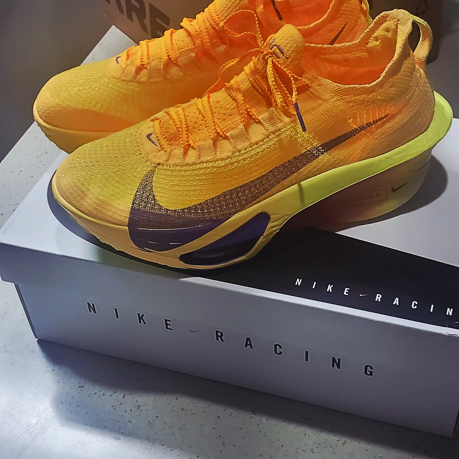 Nike Air Zoom Alphafly Next% 3 Laser Orange Citron Pulse 착용 스타일