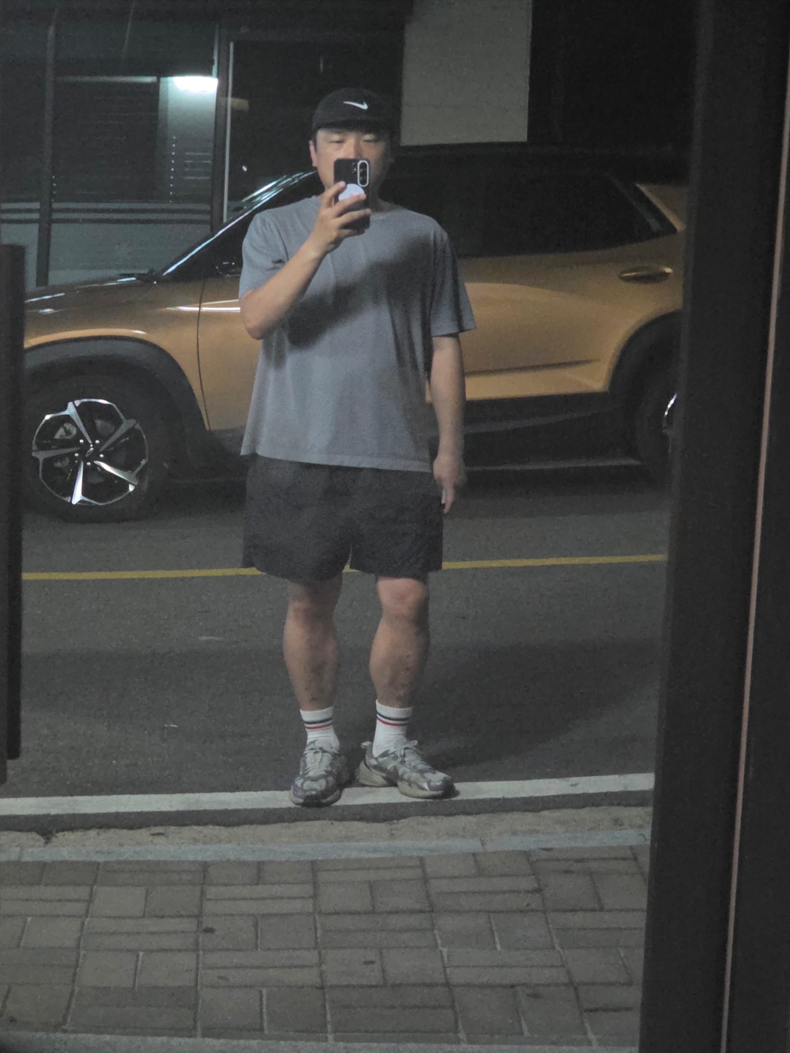 Nike Dri-Fit Adv Fly Unstructured Reflective Design Cap Black, DECATHLON Men's 3" Running Shorts 500 Split (Built-in Briefs) Smoke Black 착용 스타일