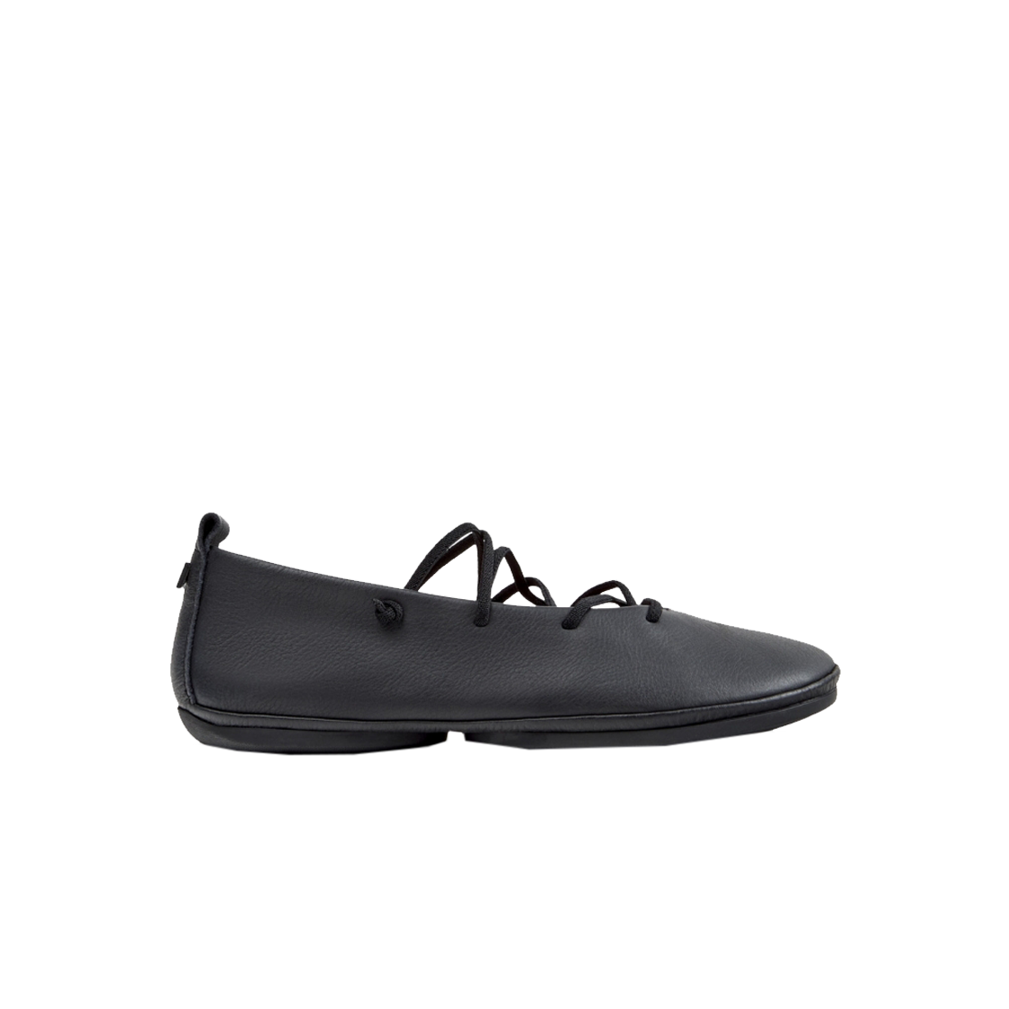 K201835-001 Camper Woman Right Nina Flat Black