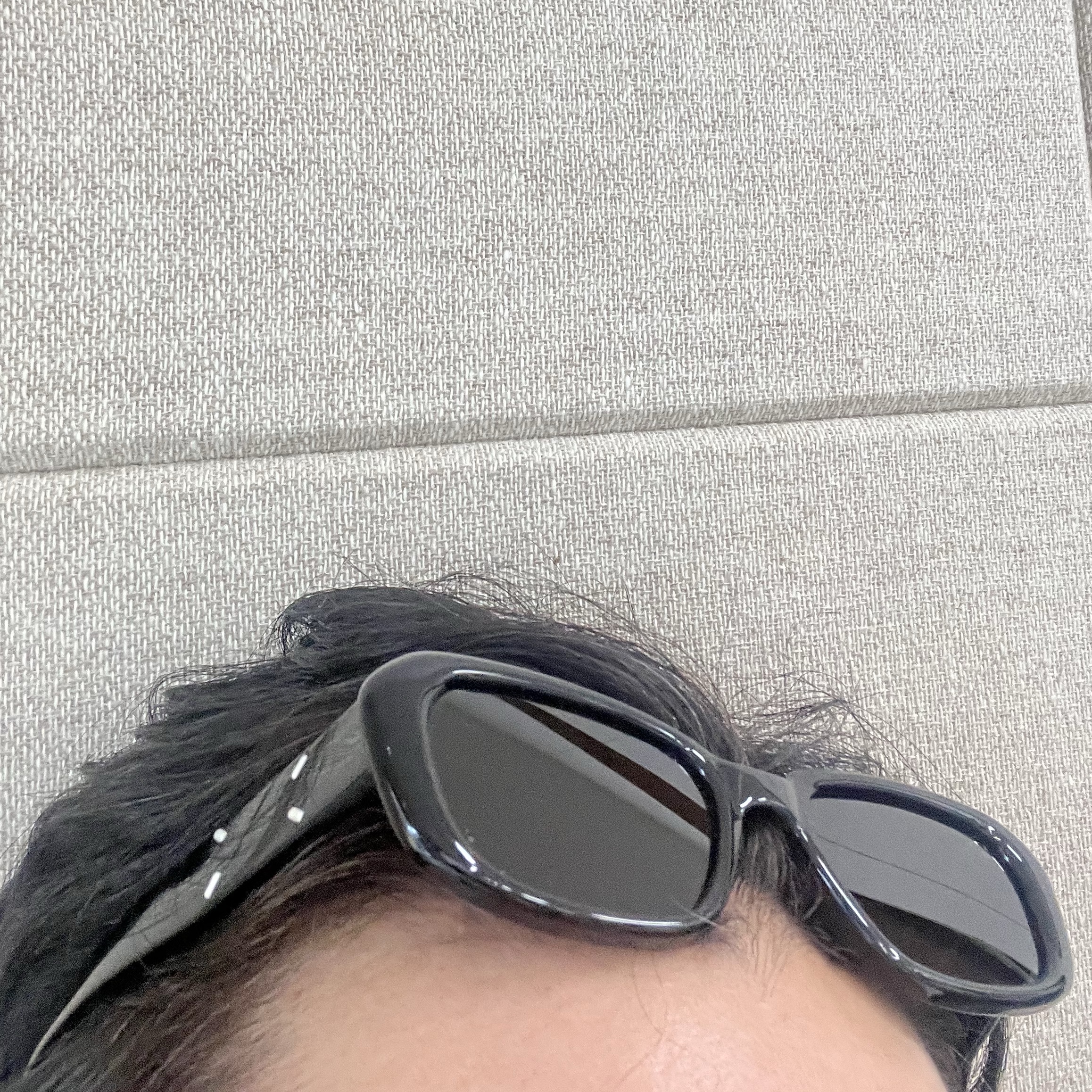 젠틀 몬스터 x 메종 마르지엘라 MM207 블랙 그레이 착용 스타일