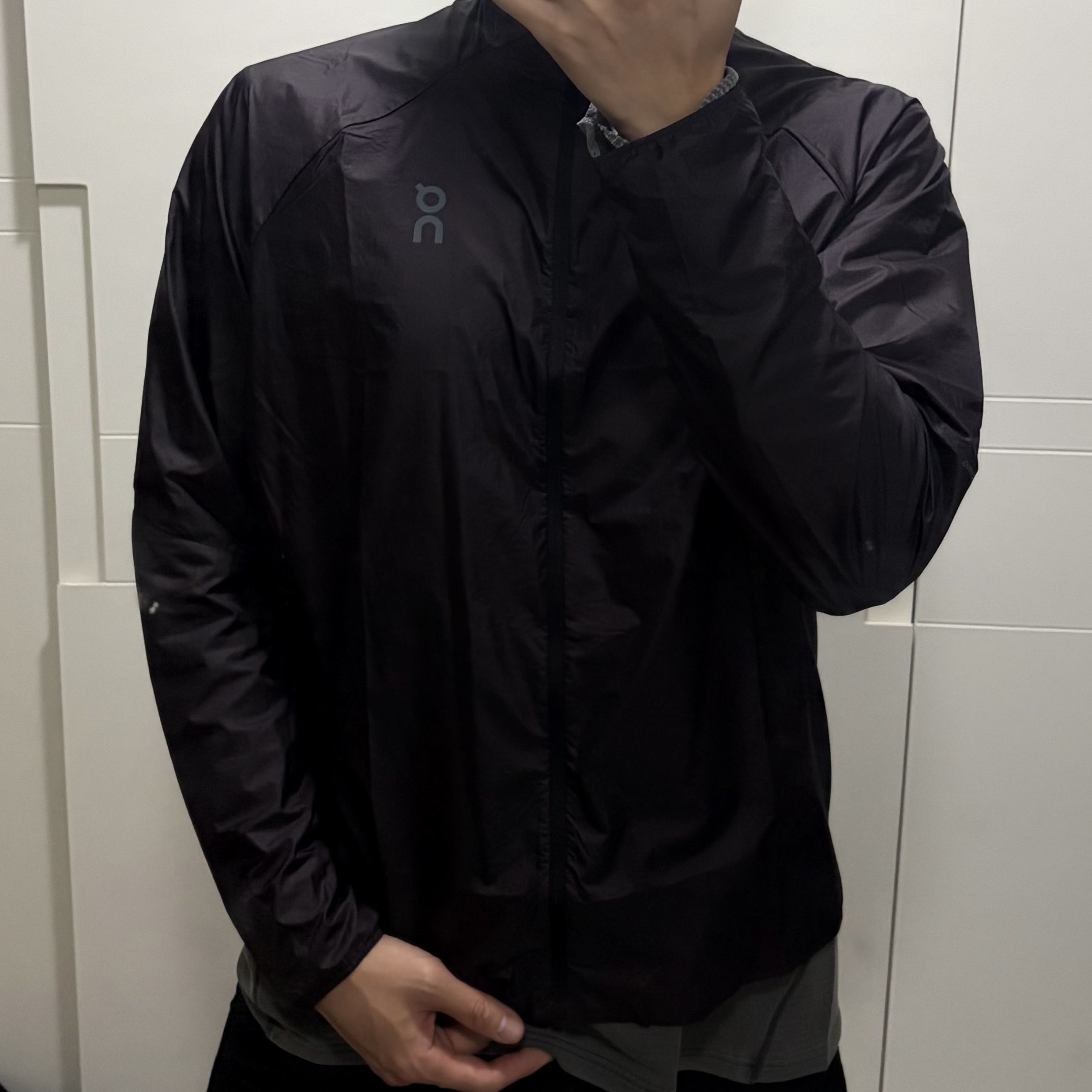 온 러닝 제로 자켓 얼친 착용 스타일