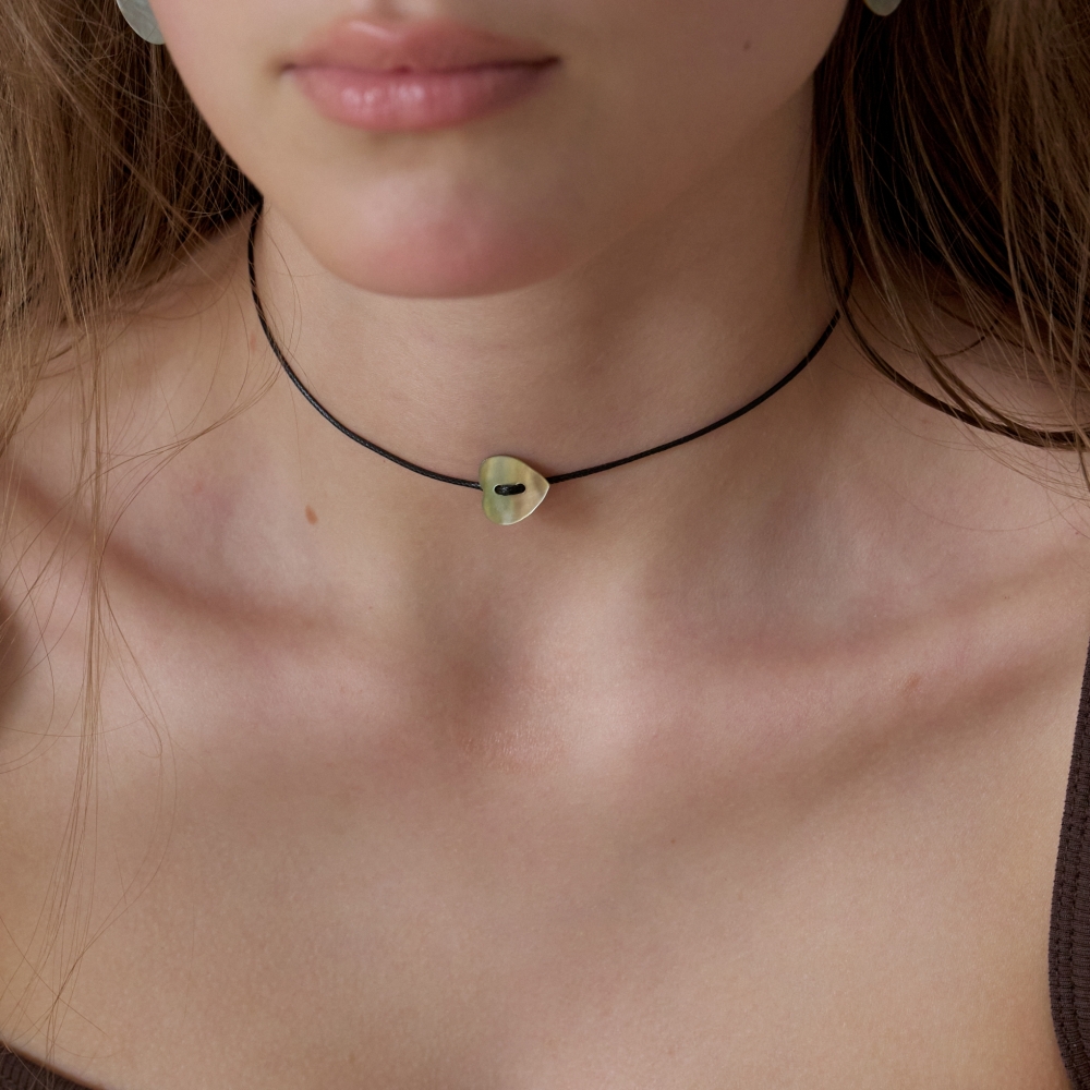 러브미몬스터 자개 단추 쵸커 하트모양(lovememonster Shell Button Choker Heart) - 4