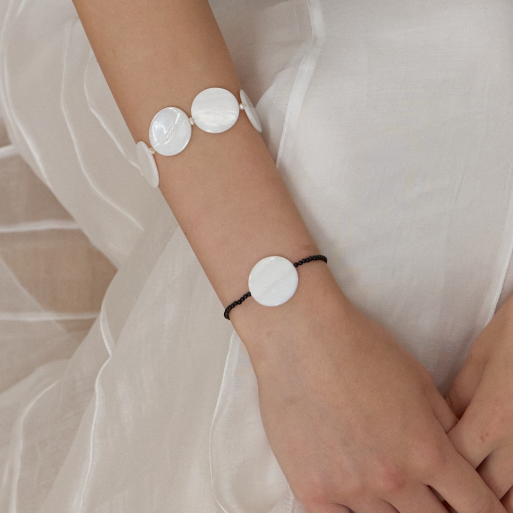 러브미몬스터 달 진주 오닉스 팔찌 블랙(lovememonster Moon Pearl Onyx Bracelet BLACK) - 2