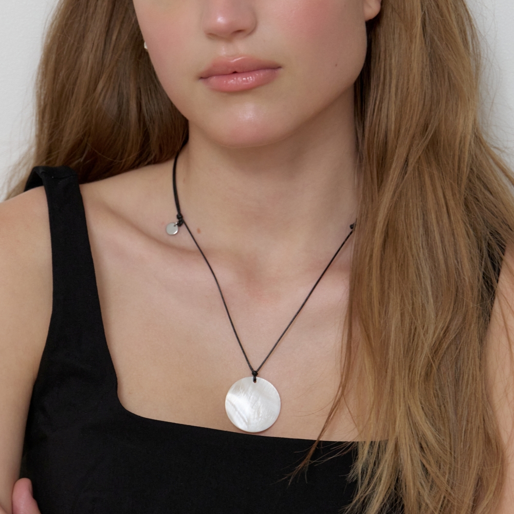 러브미몬스터 달 진주 끈 목걸이 블랙(lovememonster Moon Pearl Strap Necklace BLACK) - 5