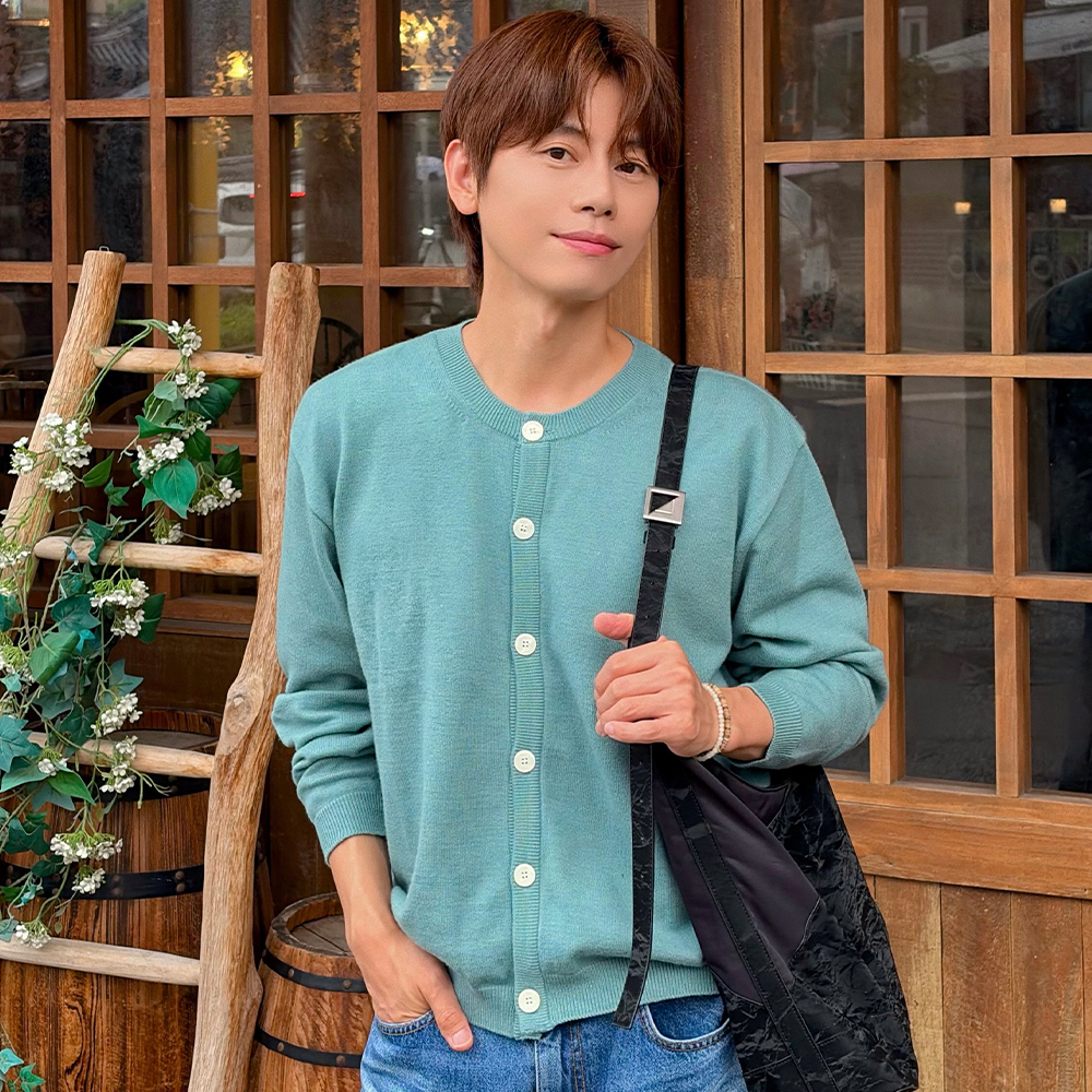 니티드 베이직 에센셜 크롭 라운드 가디건 더스티그린(Knitted Basic Essential Crop Round Cardigan Dust Green) - 2