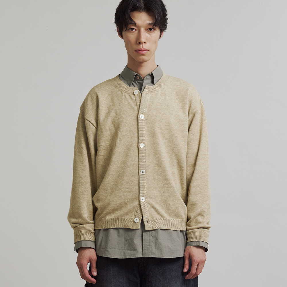 니티드 베이직 에센셜 크롭 라운드 가디건 베이지(Knitted Basic Essential Crop Round Cardigan Beige) - 2