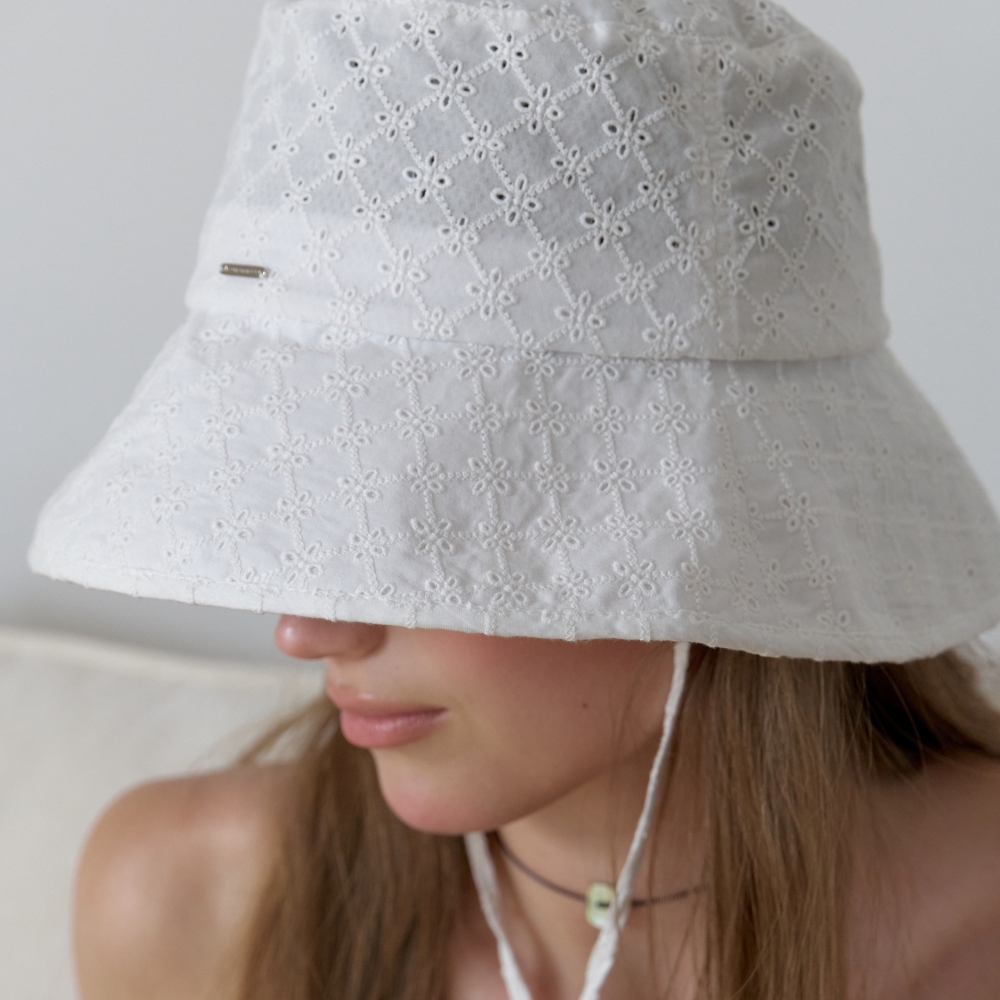 러브미몬스터 피크닉 플라워 레이스 버킷햇 화이트(lovememonster Picnic Flower Lace Bucket Hat WHITE) - 6