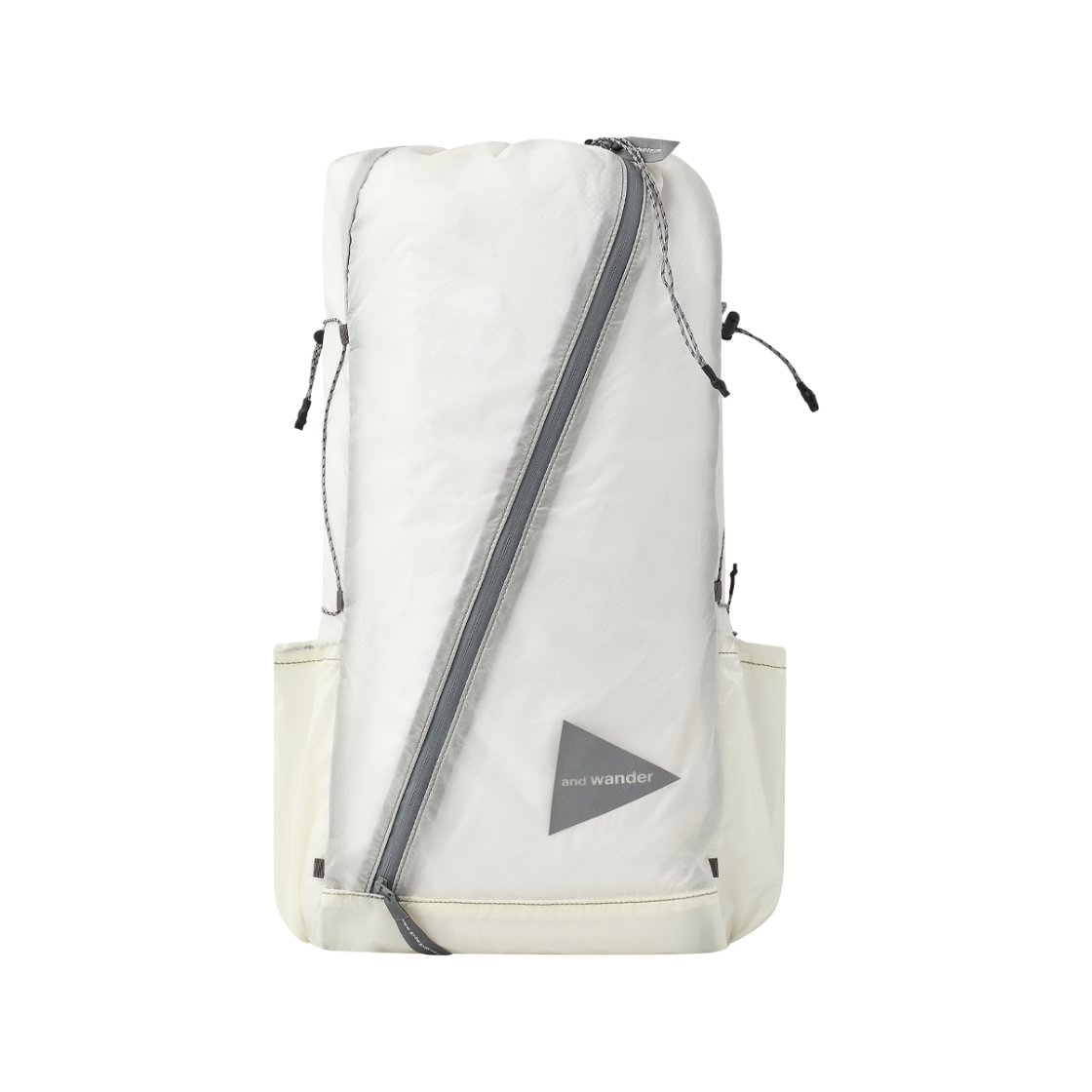 KM6DBGBAW17WT And Wander 133 Sil Daypack White - 26FW