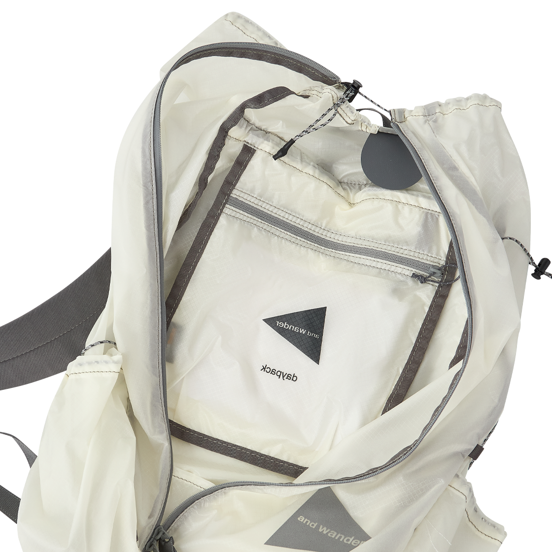 앤드 원더 133 실 데이팩 화이트 - 26FW(And Wander 133 Sil Daypack White - 26FW) - 6