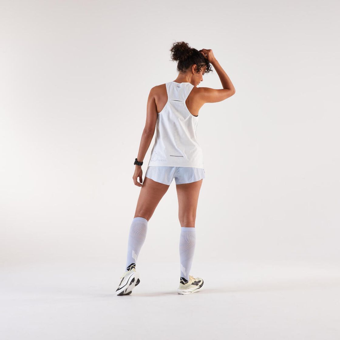 데카트론 여성 러닝 경량 싱글렛 런 라이트 900 내추럴 화이트(Decathlon Women's Running Lightweight Singlet Run Light 900 Natural White) - 11