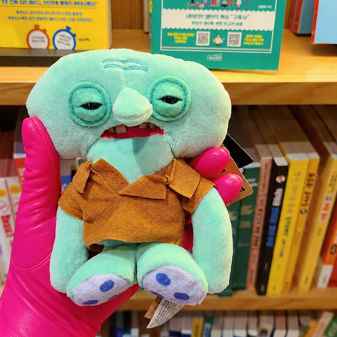 퍼글러 징징이 키링 착용 스타일
