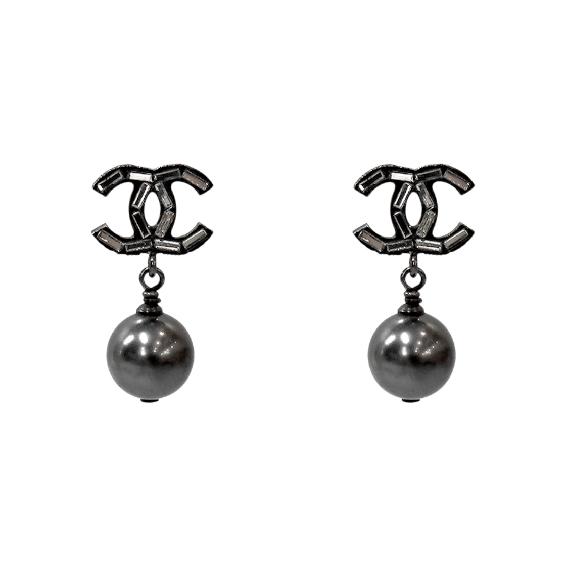 ITQ3GQS46PK9 Chanel CC Pearl Earrings